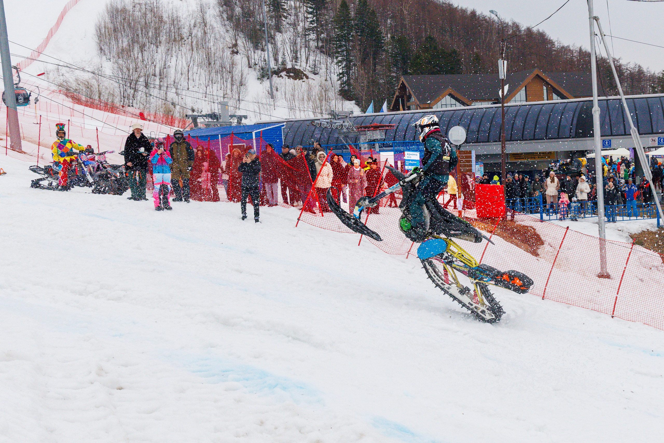 Сноубайк Шоу _ 2026. Свадебный, семейный и репортажный фотограф в Южно-Сахалинске Артур Петросян