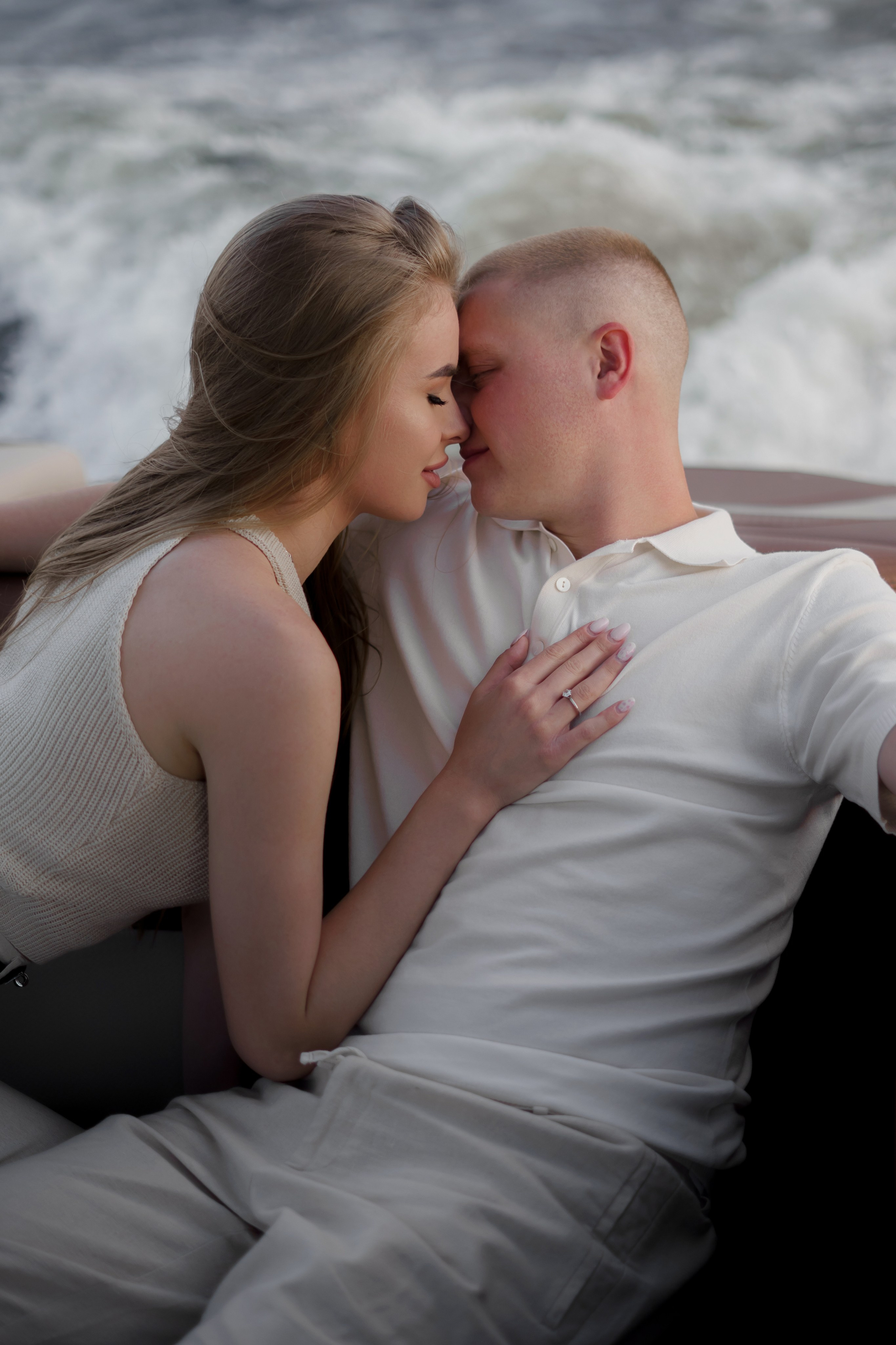 Рома и софа. Фотограф Валерия Крахмалева