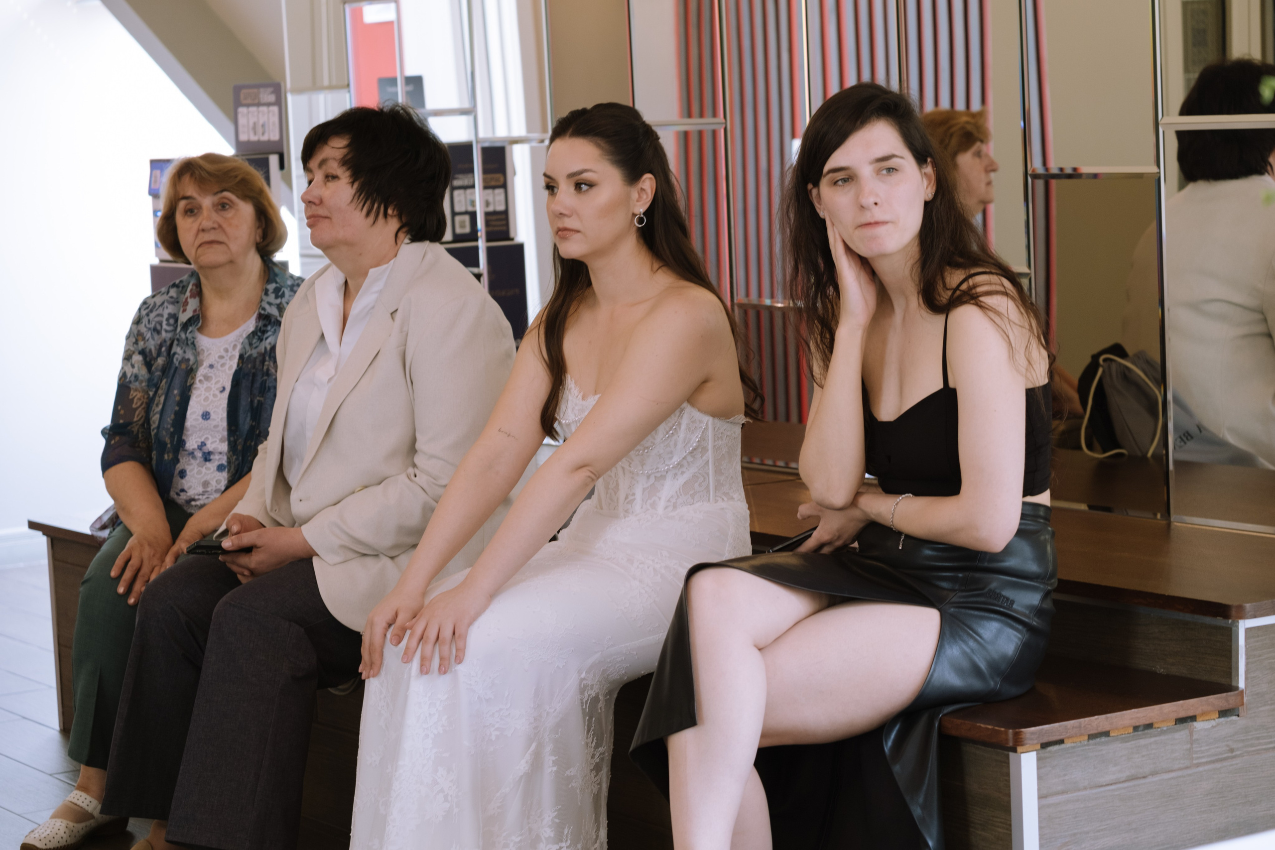 СВАДЕБНЫЙ БАНКЕТ НА ВЛАДИМИРСКОЙ В САНКТ-ПЕТЕРБУРГЕ (КАМЕРНАЯ СВАДЬБА). Профессиональный фотограф, Санкт-Петербург — Виктория Богомолова