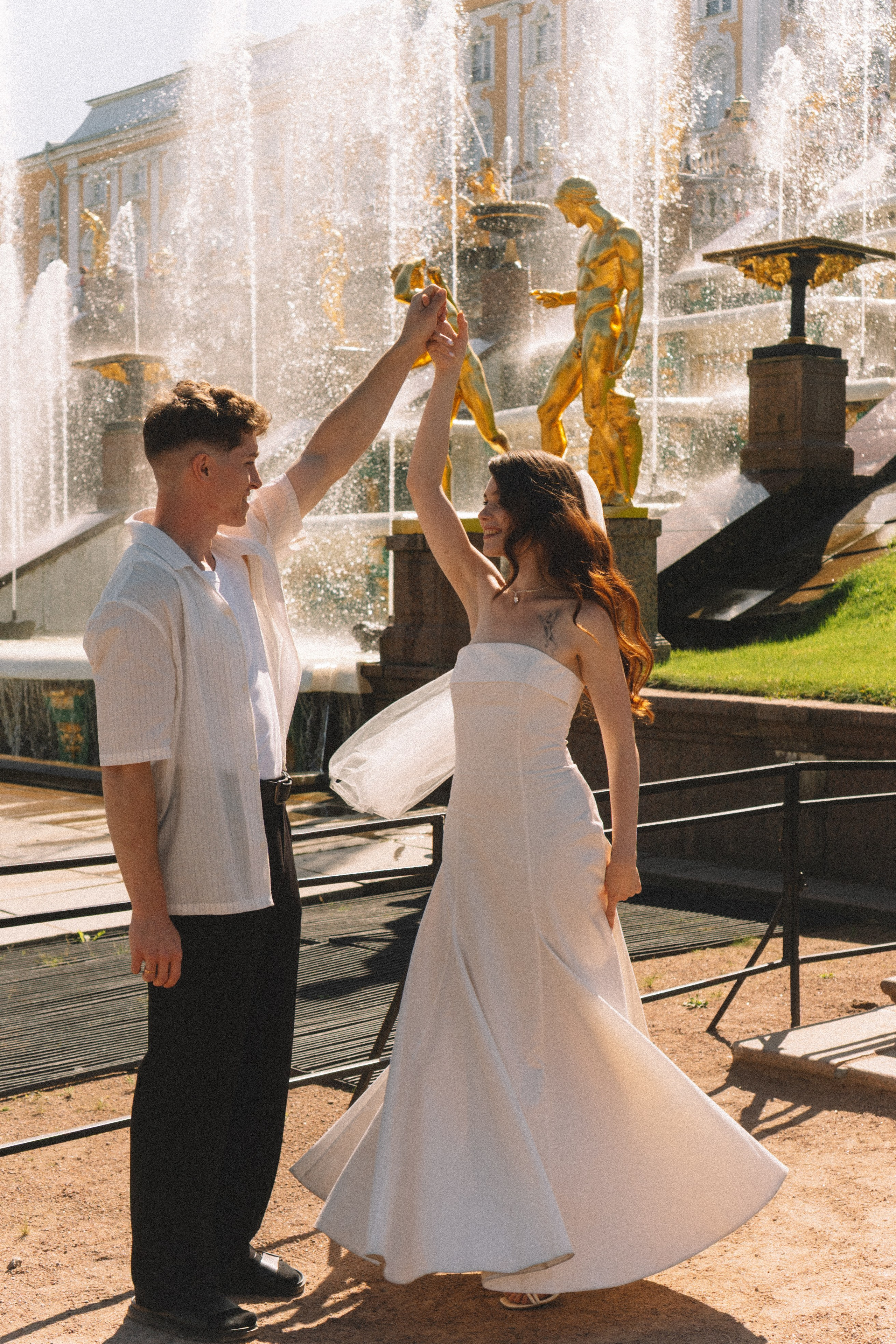 СВАДЕБНАЯ СЬЕМКА В ПЕТЕРГОФЕ И СЬЕМКА РЕПОРТАЖА В ЗАГСЕ ПЕТЕРГОФА. Профессиональный фотограф, Санкт-Петербург — Виктория Богомолова