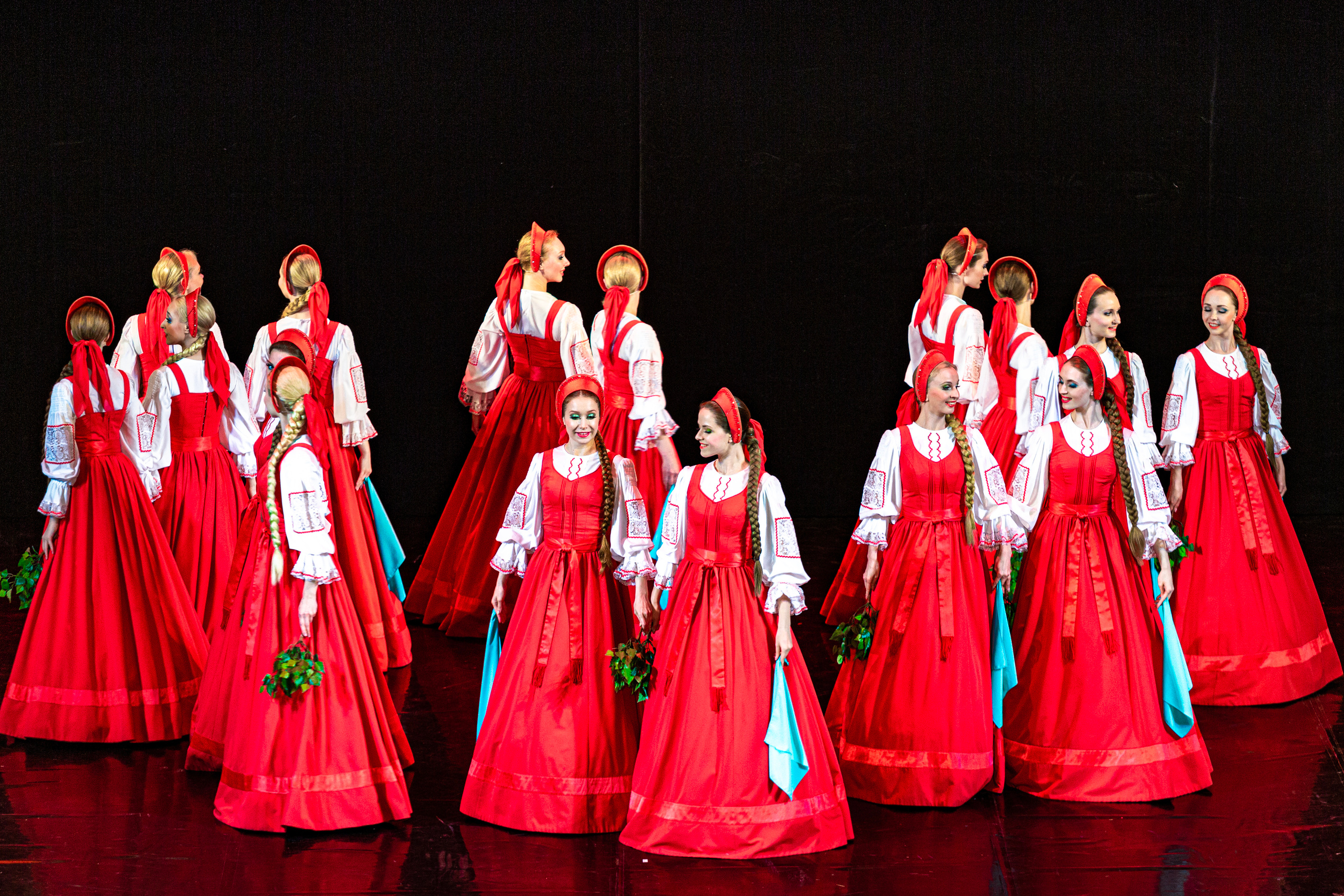 Государственный хореографический ансамбль «БЕРЕЗКА» Зимний театр. Фотограф в Сочи Юрий Шептаев