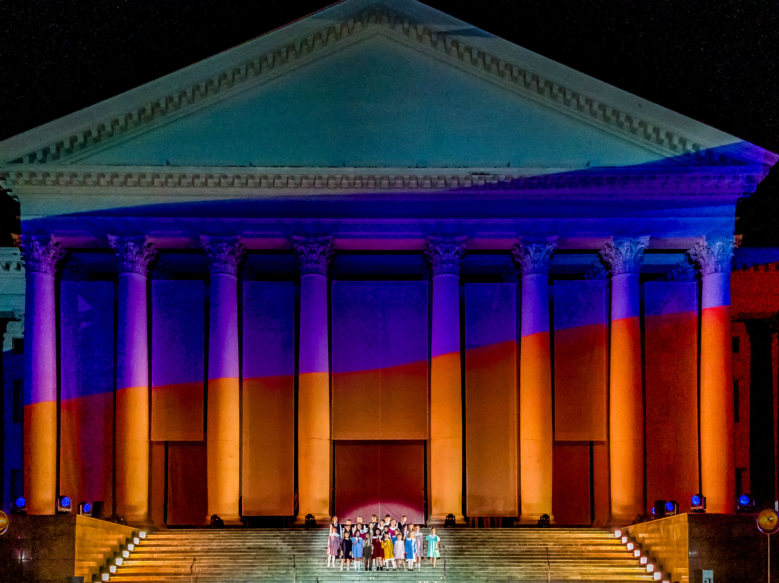 Концерт в день города Сочи на театральной площади Зимний театр. Фотограф в Сочи Юрий Шептаев