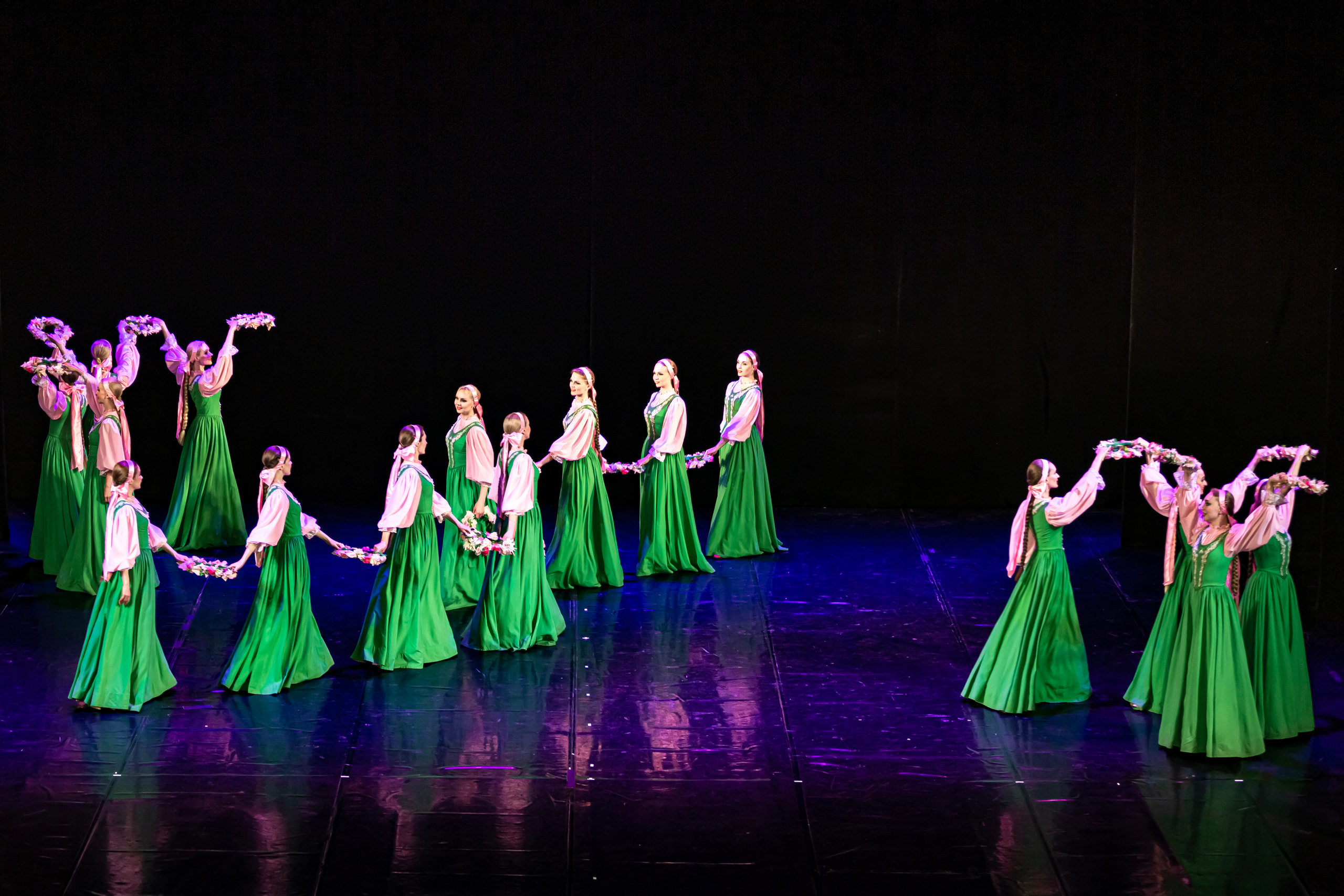 Государственный хореографический ансамбль «БЕРЕЗКА» Зимний театр. Фотограф в Сочи Юрий Шептаев