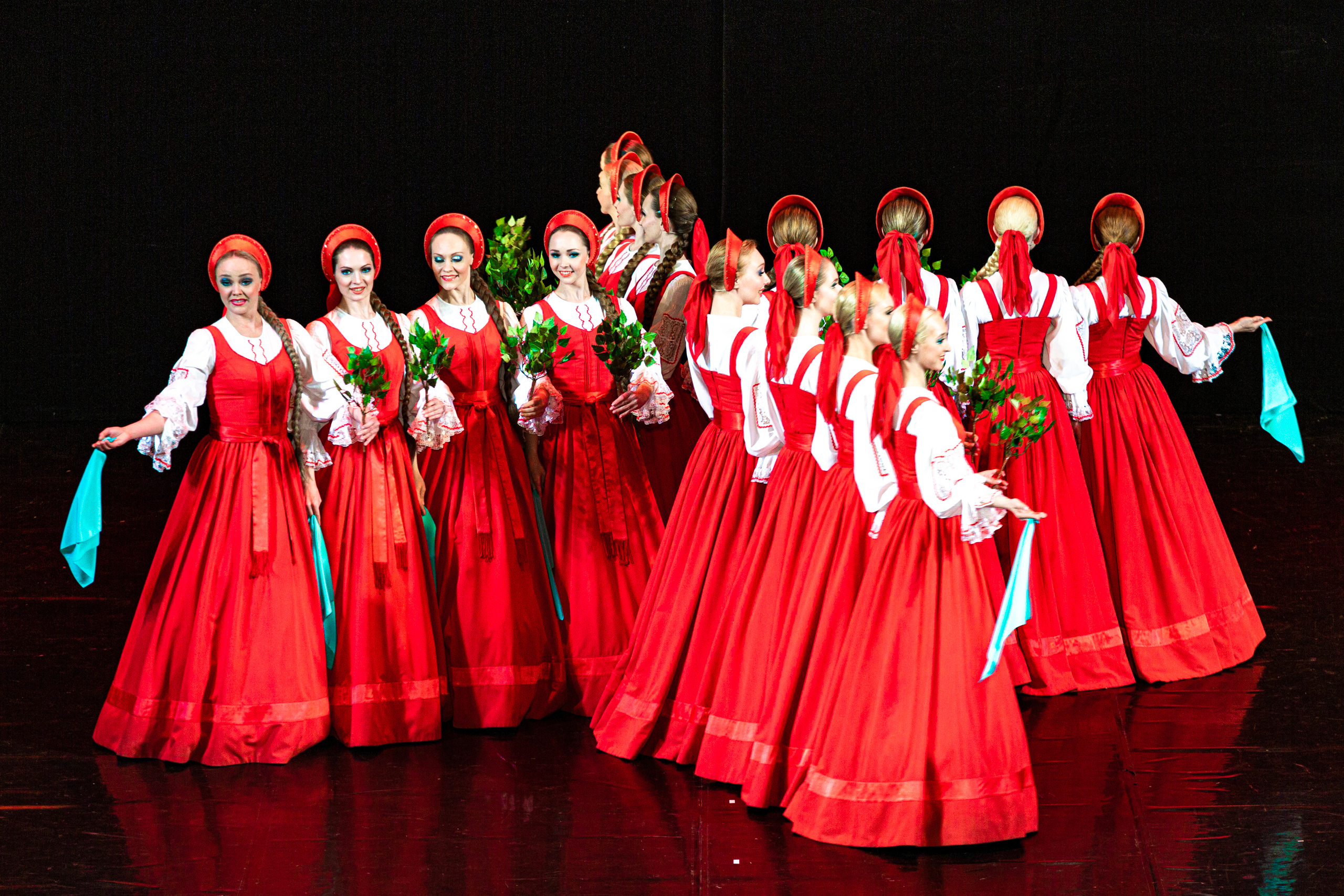 Государственный хореографический ансамбль «БЕРЕЗКА» Зимний театр. Фотограф в Сочи Юрий Шептаев