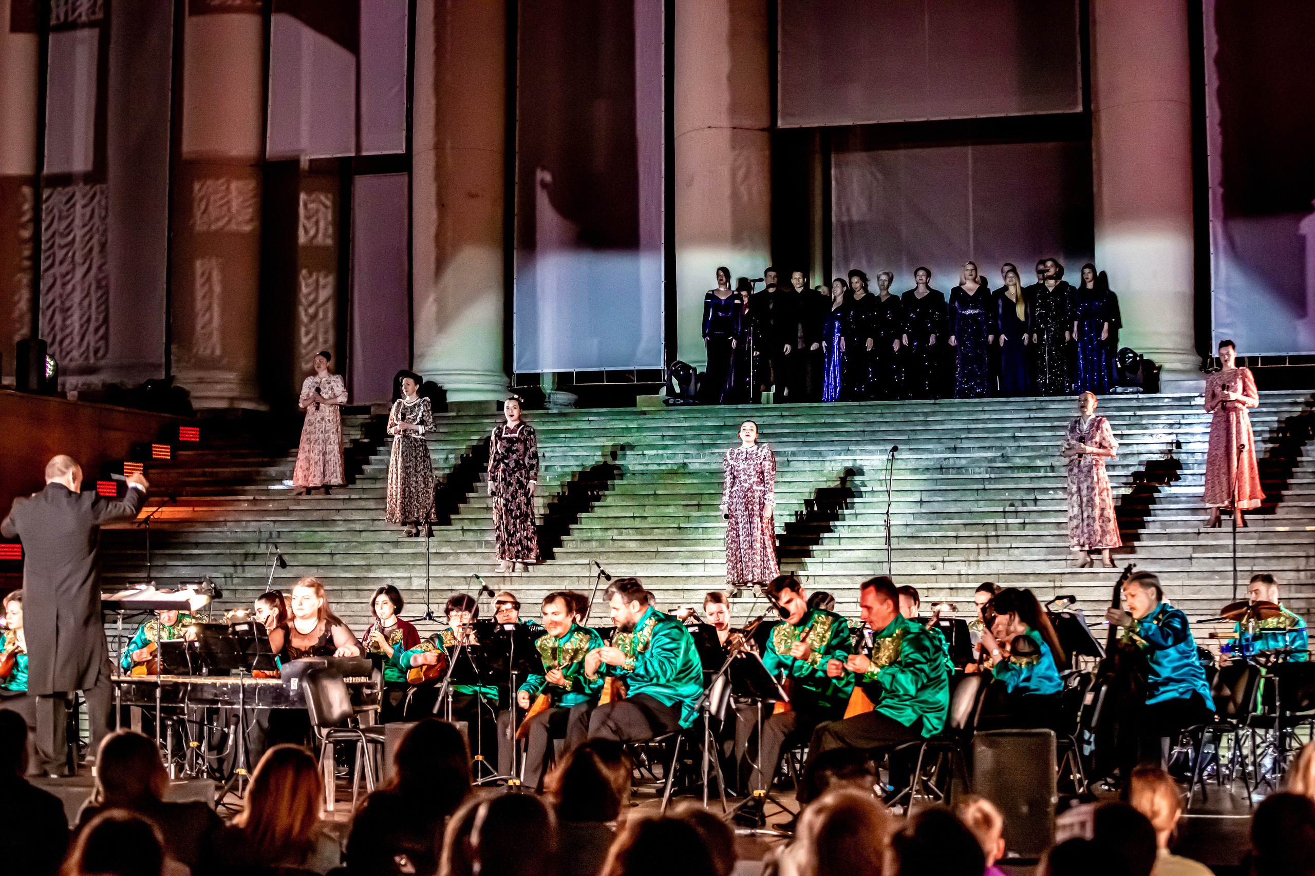 Концерт в день города Сочи на театральной площади Зимний театр. Фотограф в Сочи Юрий Шептаев
