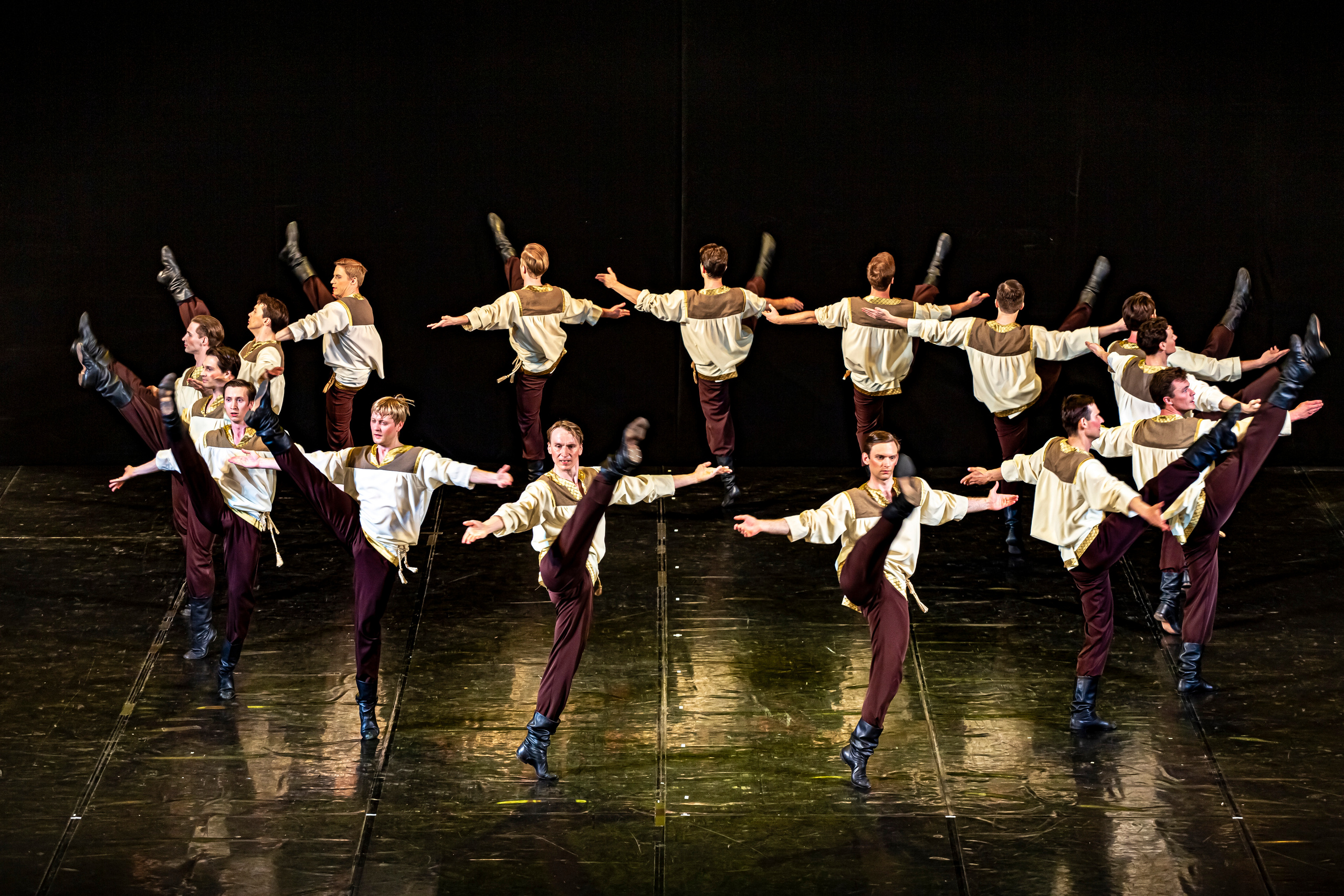 Государственный хореографический ансамбль «БЕРЕЗКА» Зимний театр. Фотограф в Сочи Юрий Шептаев