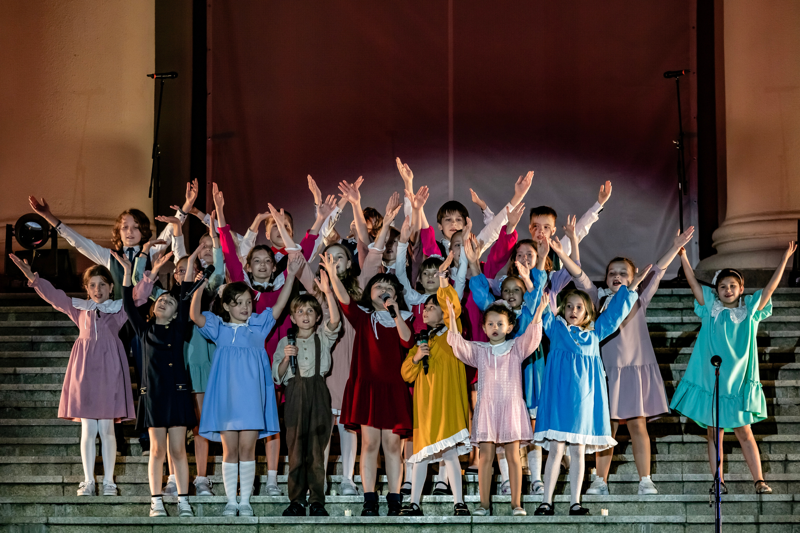 Концерт в день города Сочи на театральной площади Зимний театр. Фотограф в Сочи Юрий Шептаев