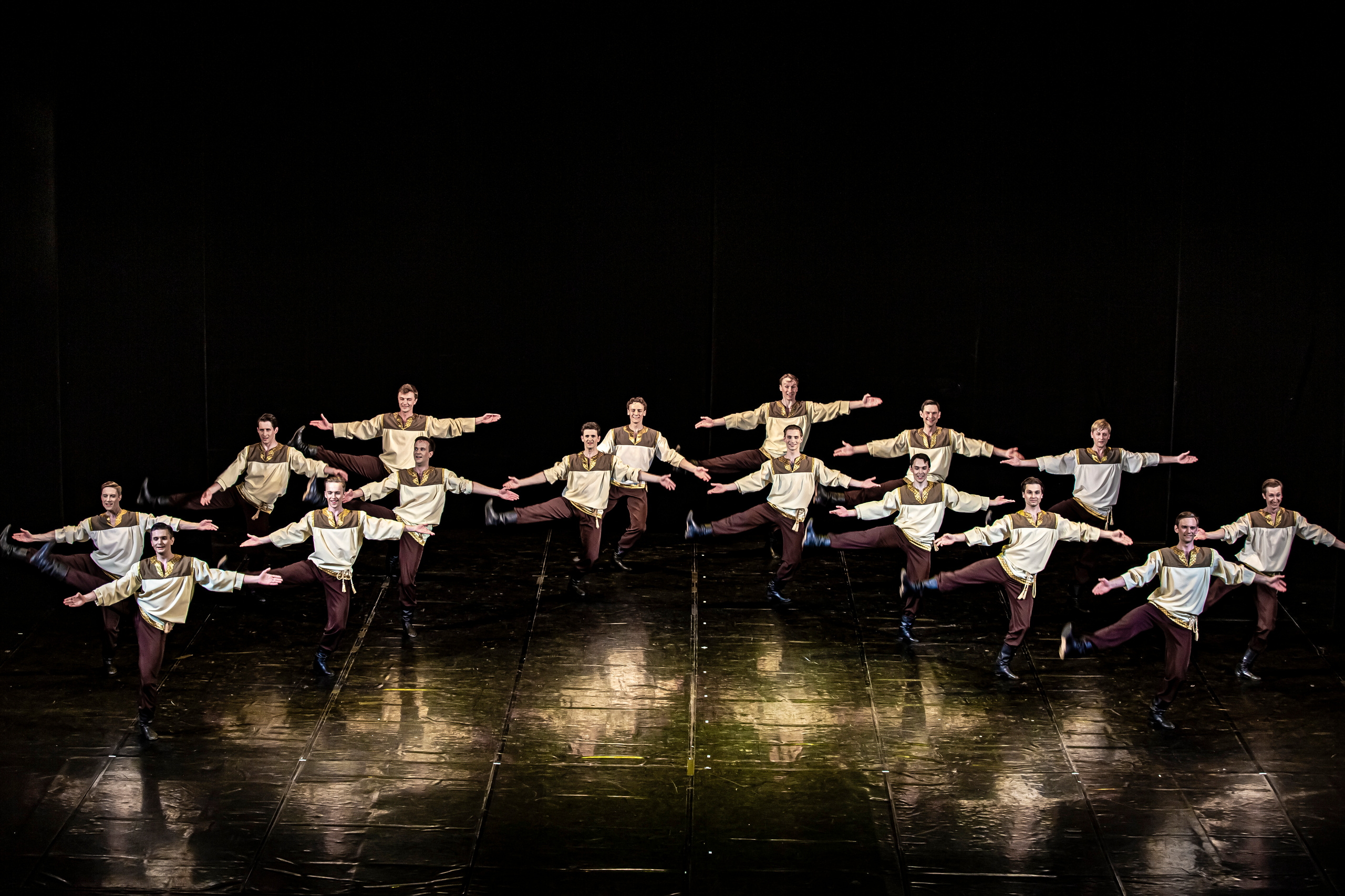 Государственный хореографический ансамбль «БЕРЕЗКА» Зимний театр. Фотограф в Сочи Юрий Шептаев