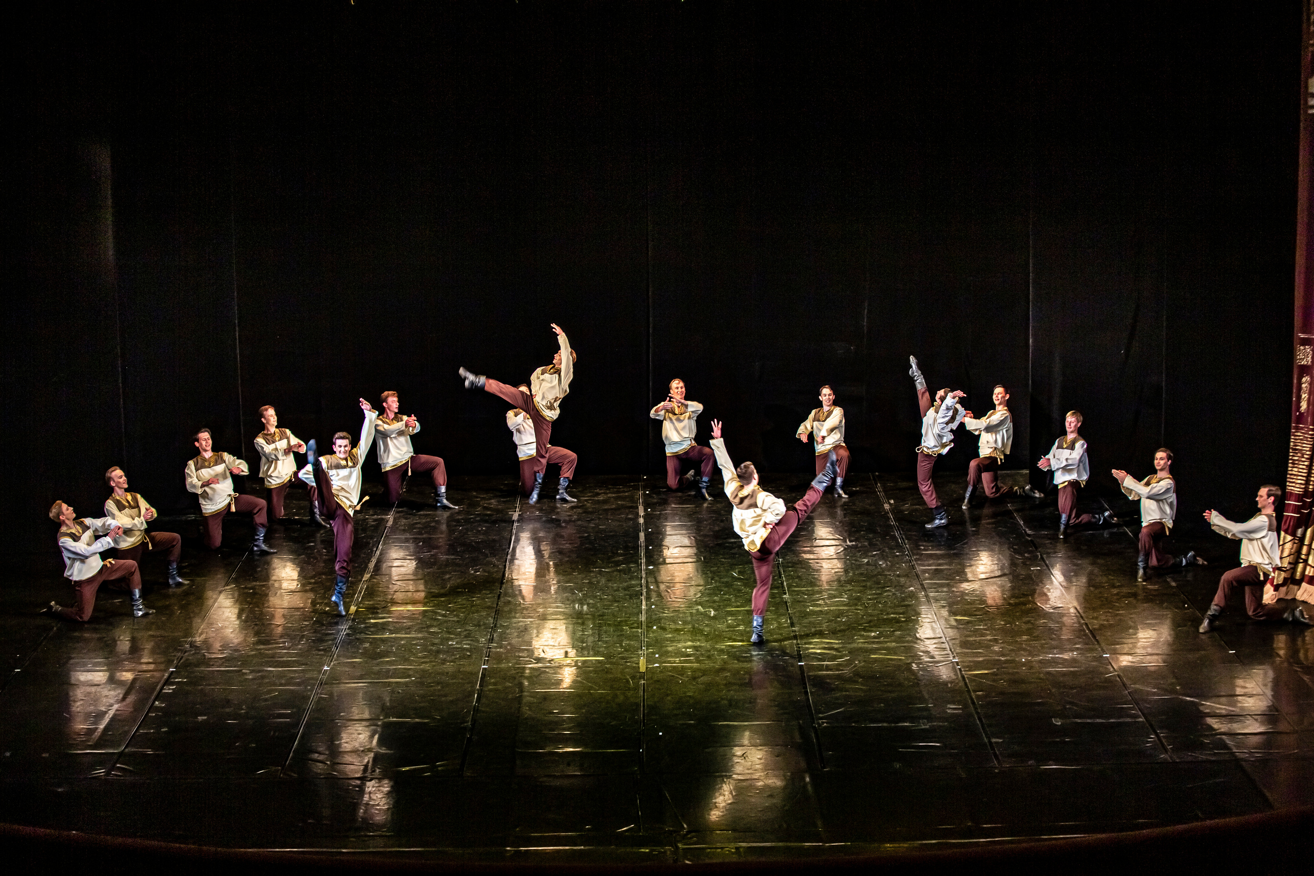 Государственный хореографический ансамбль «БЕРЕЗКА» Зимний театр. Фотограф в Сочи Юрий Шептаев