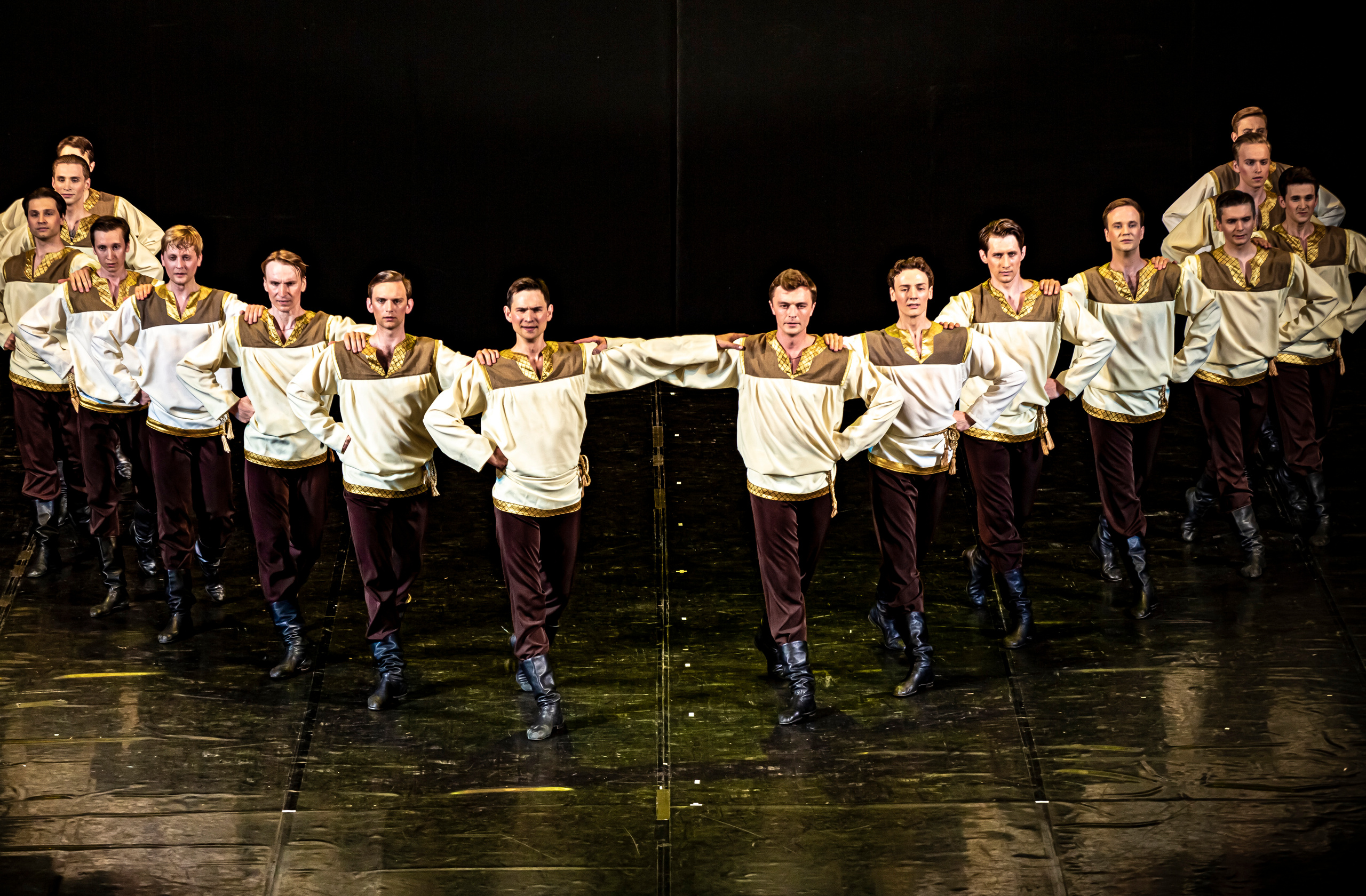 Государственный хореографический ансамбль «БЕРЕЗКА» Зимний театр. Фотограф в Сочи Юрий Шептаев