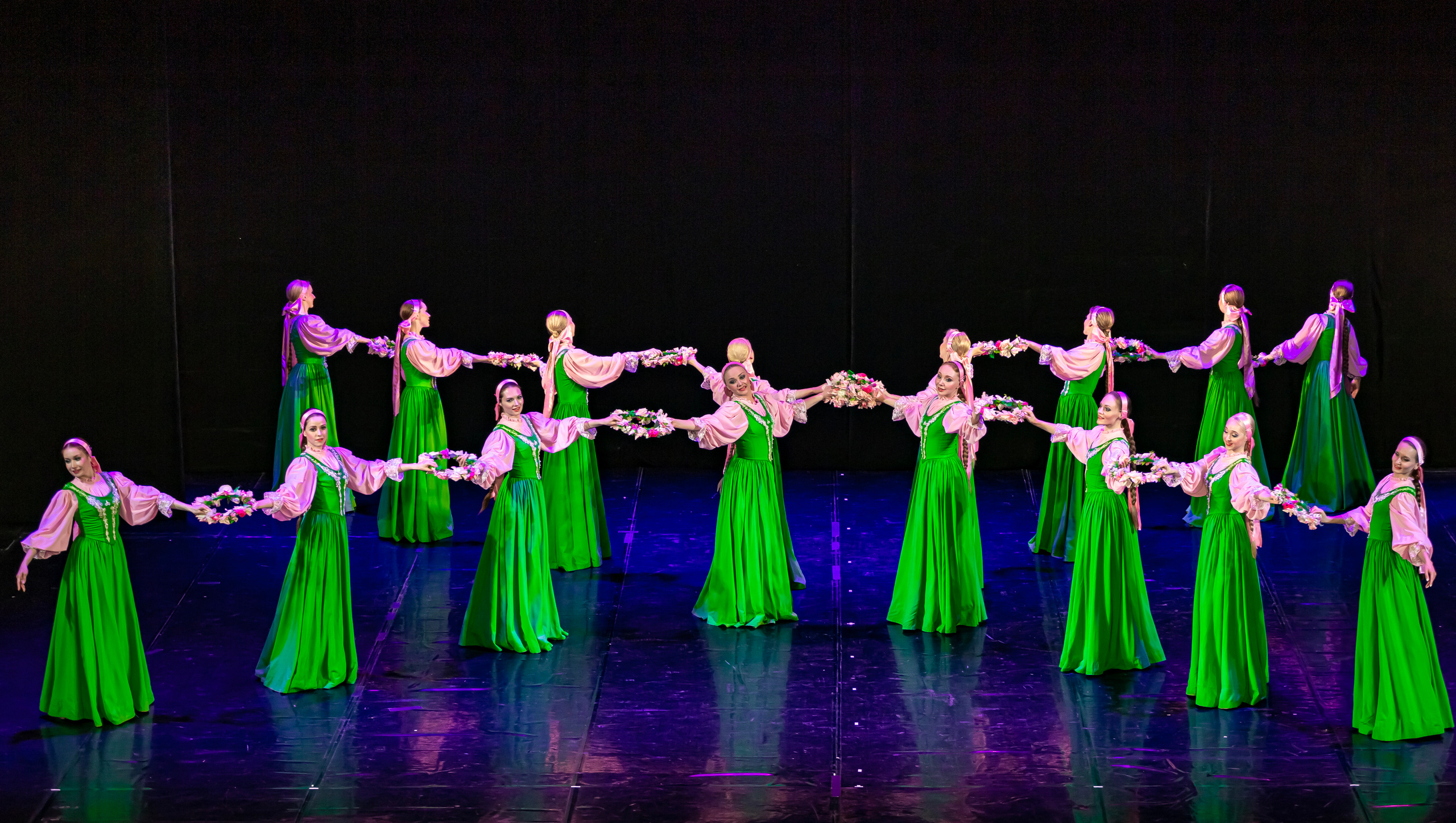 Государственный хореографический ансамбль «БЕРЕЗКА» Зимний театр. Фотограф в Сочи Юрий Шептаев