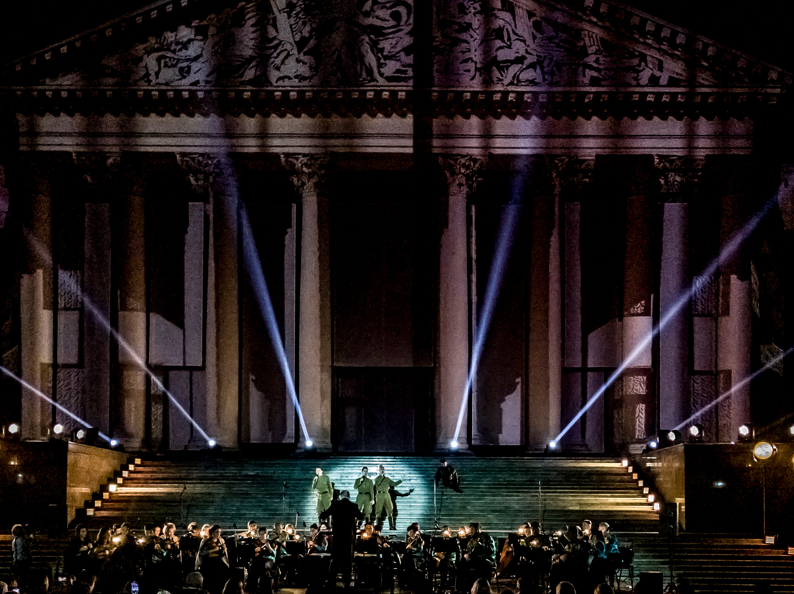 Концерт в день города Сочи на театральной площади Зимний театр. Фотограф в Сочи Юрий Шептаев