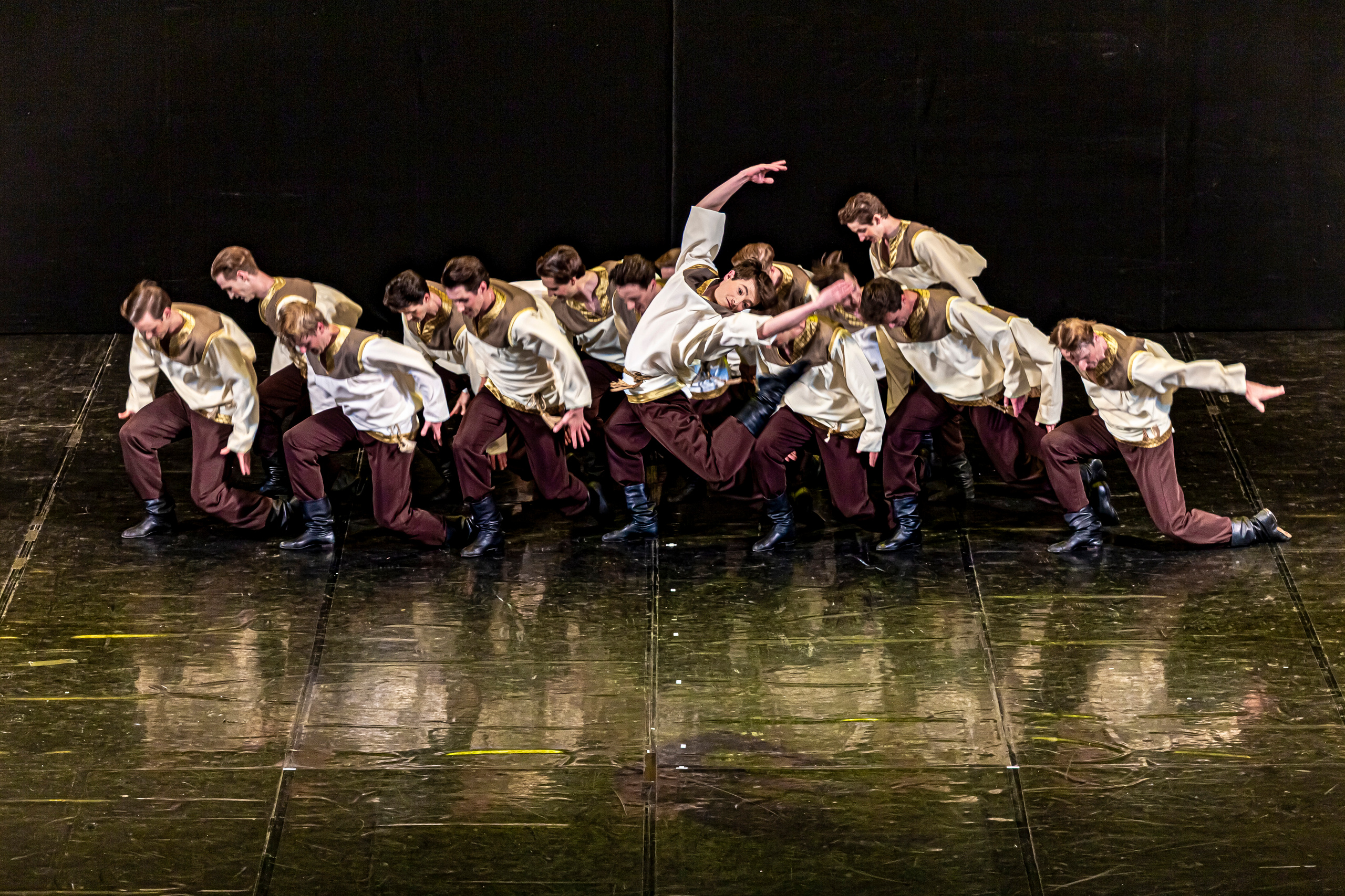 Государственный хореографический ансамбль «БЕРЕЗКА» Зимний театр. Фотограф в Сочи Юрий Шептаев