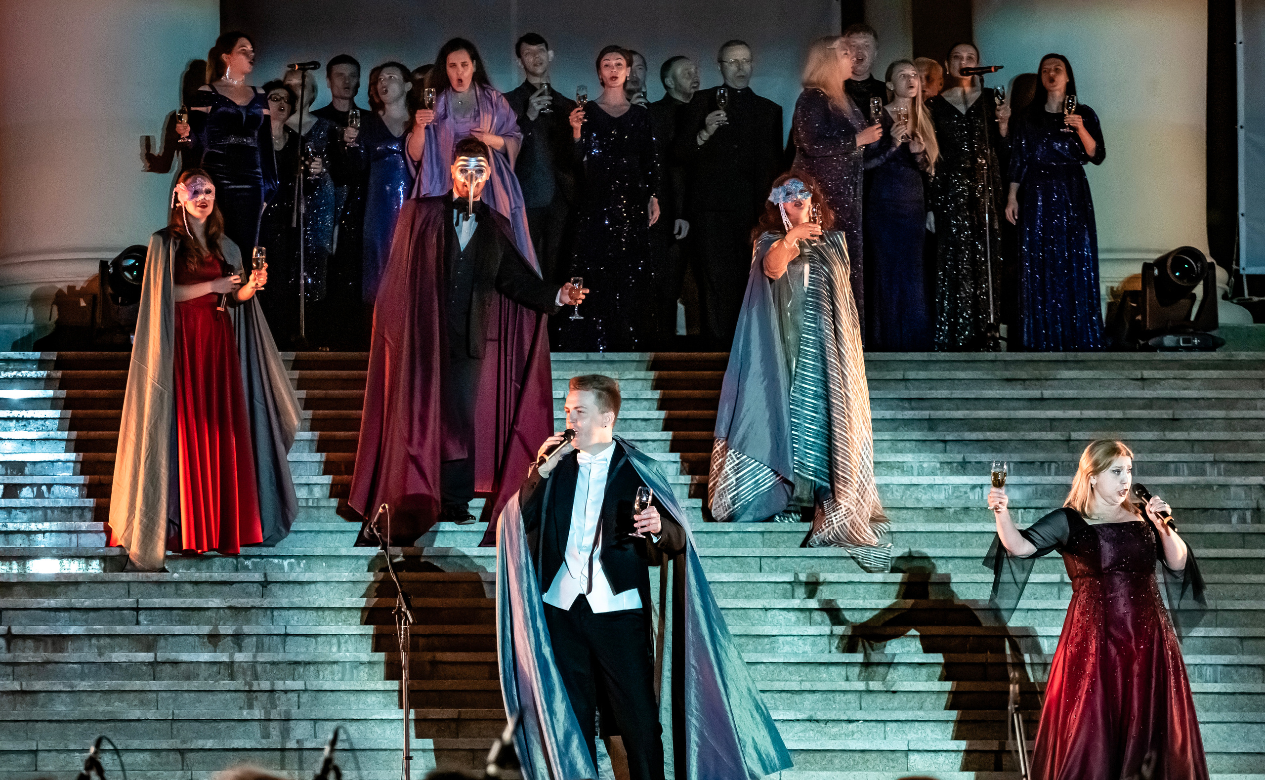 Концерт в день города Сочи на театральной площади Зимний театр. Фотограф в Сочи Юрий Шептаев