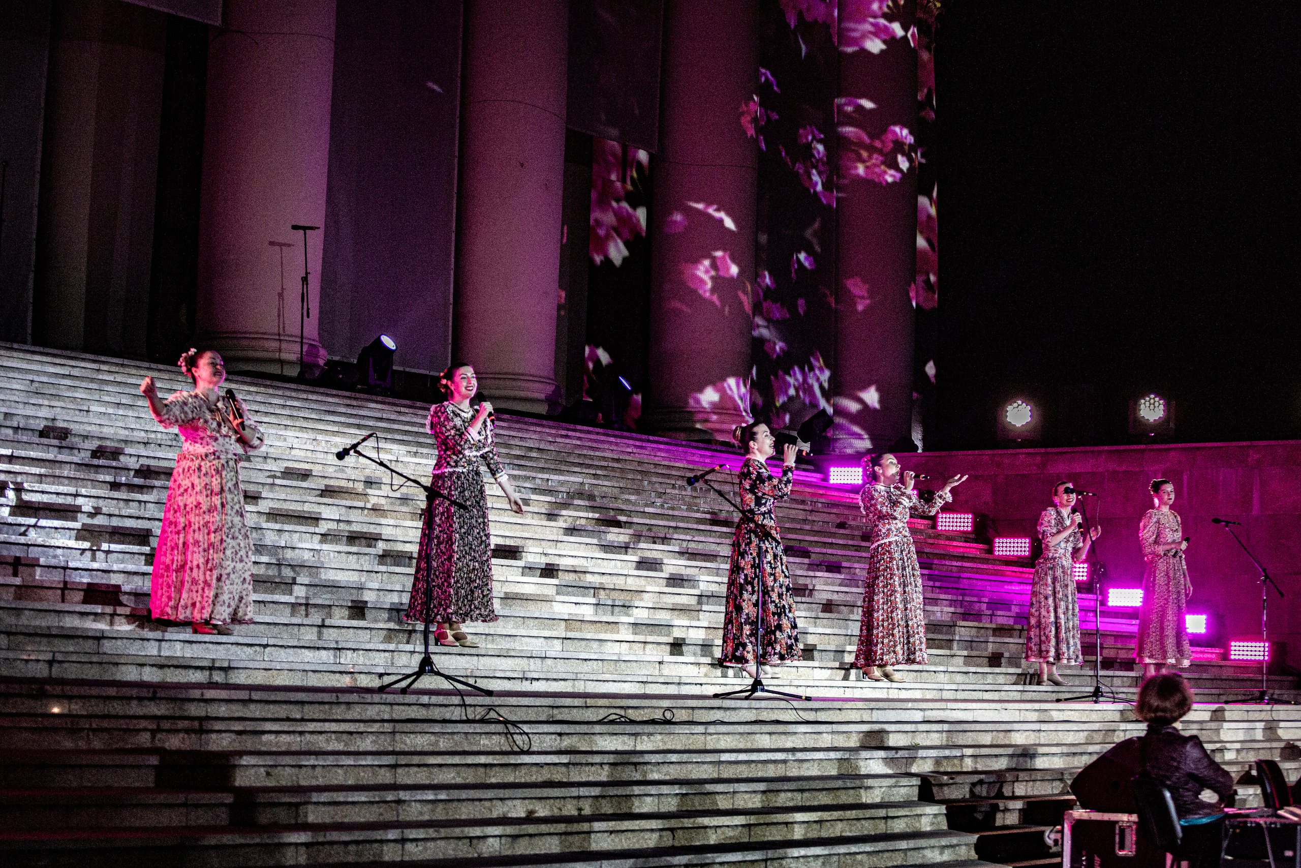 Концерт в день города Сочи на театральной площади Зимний театр. Фотограф в Сочи Юрий Шептаев