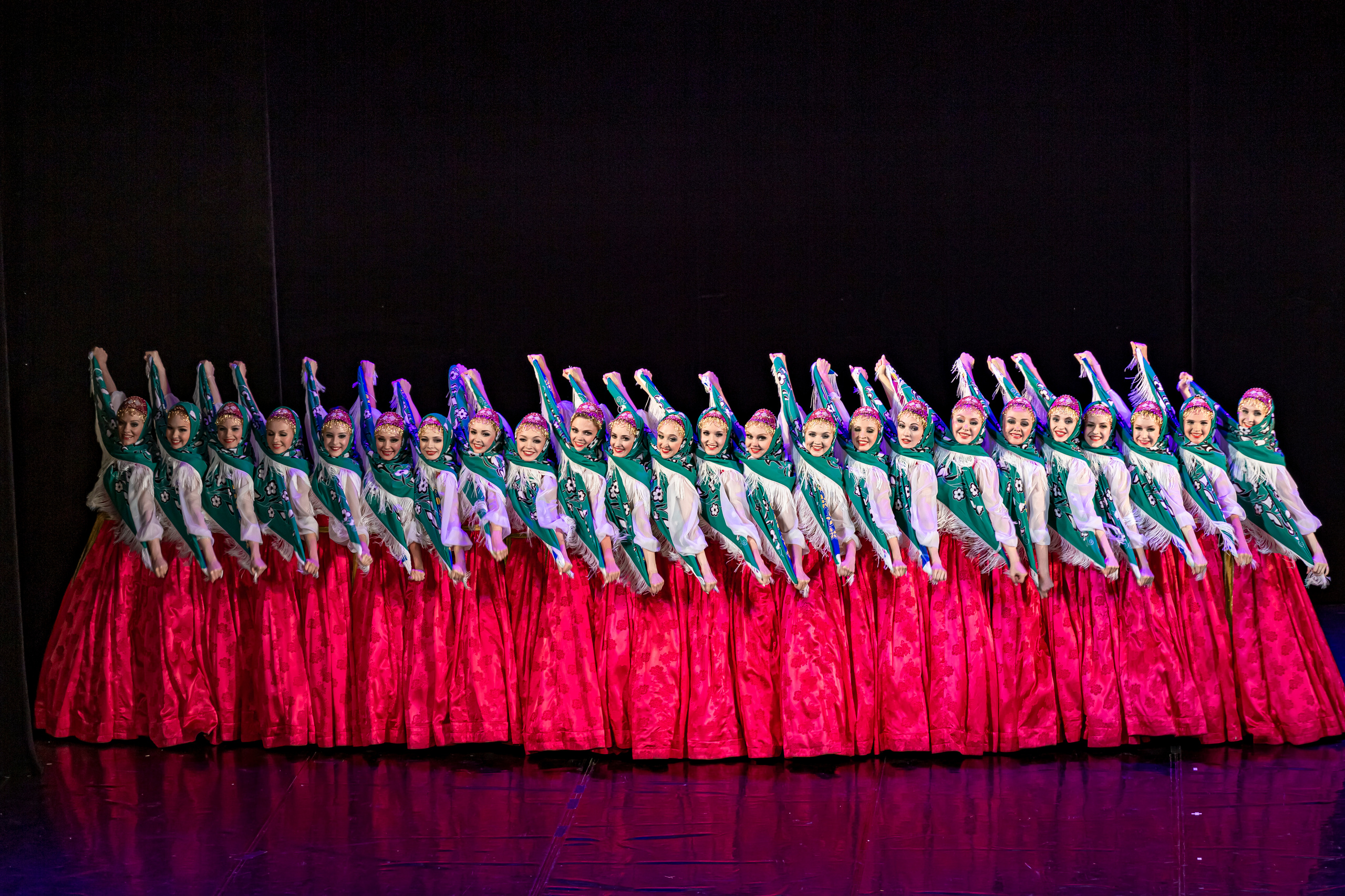 Государственный хореографический ансамбль «БЕРЕЗКА» Зимний театр. Фотограф в Сочи Юрий Шептаев