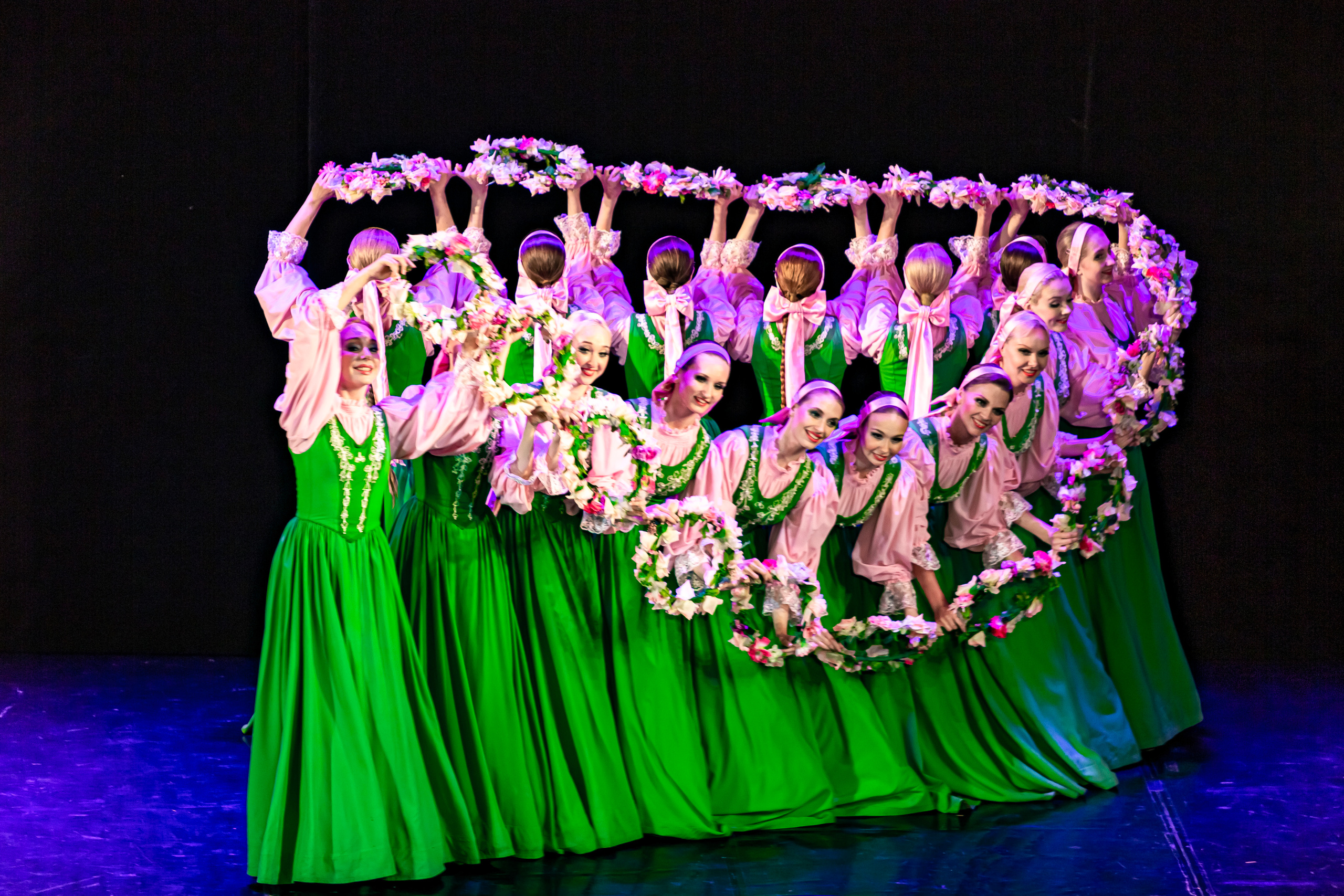 Государственный хореографический ансамбль «БЕРЕЗКА» Зимний театр. Фотограф в Сочи Юрий Шептаев