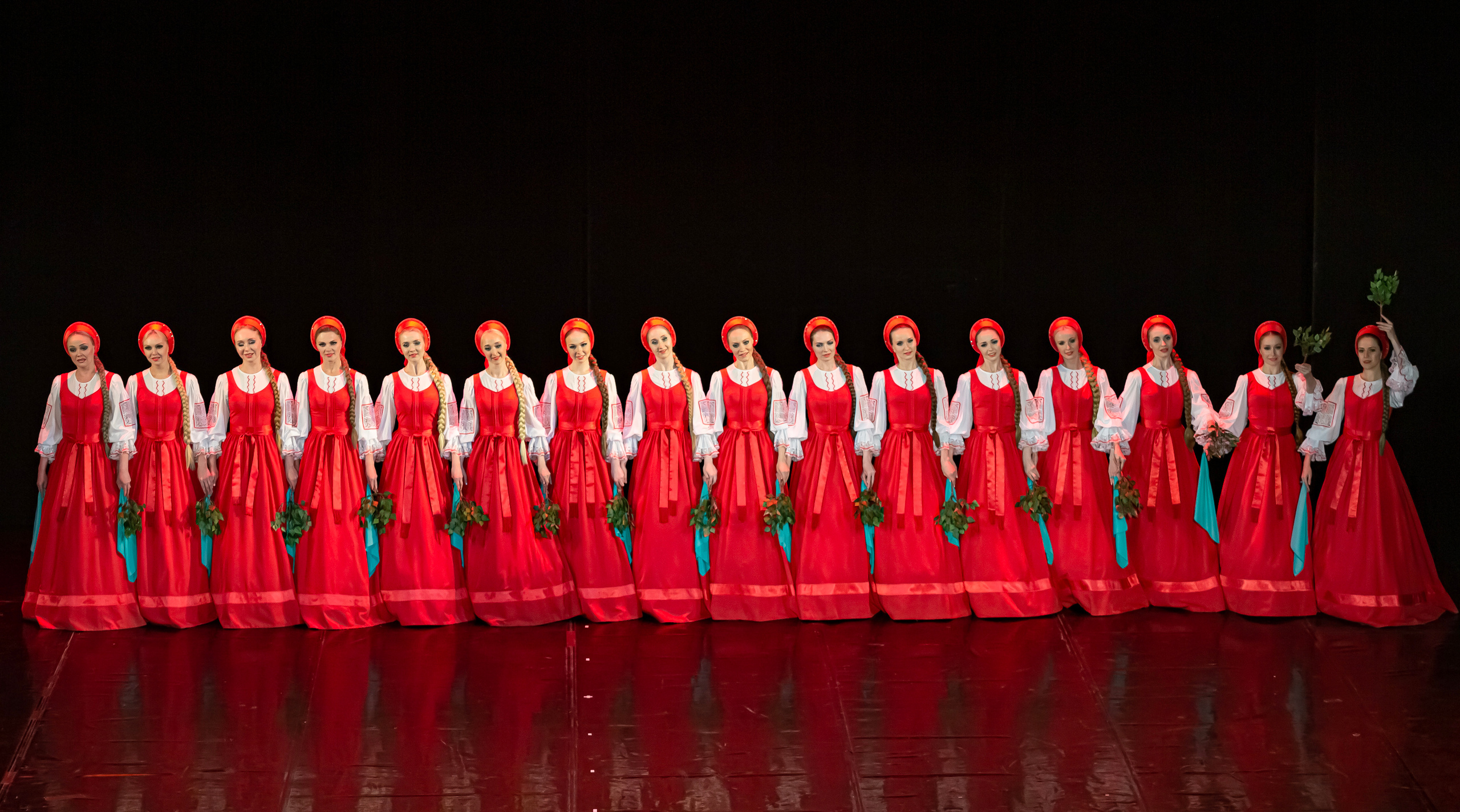 Государственный хореографический ансамбль «БЕРЕЗКА» Зимний театр. Фотограф в Сочи Юрий Шептаев