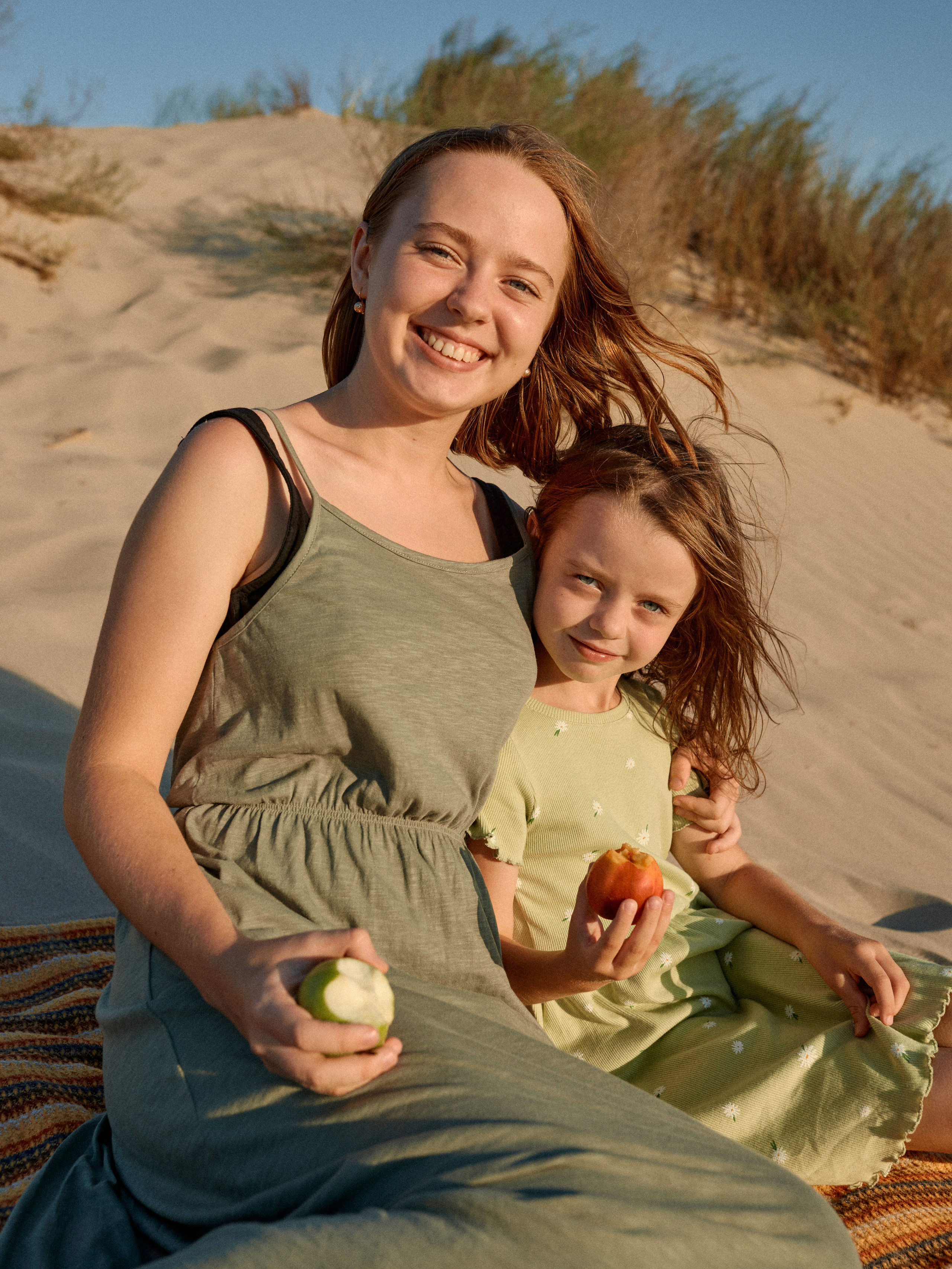 Семейная фотосессия на пляже возле санатория «Эллада»