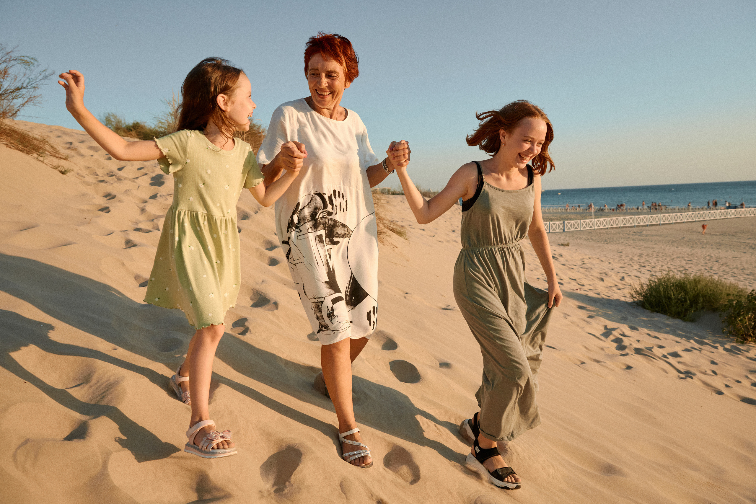 Семейная фотосессия на пляже возле санатория «Эллада»