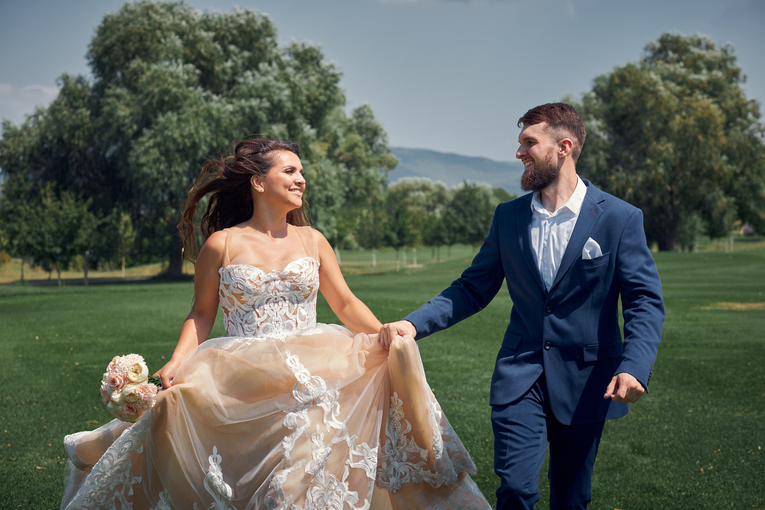 Свадебная фотосессия для Сергея и Анны в гольфклубе «Раевский»