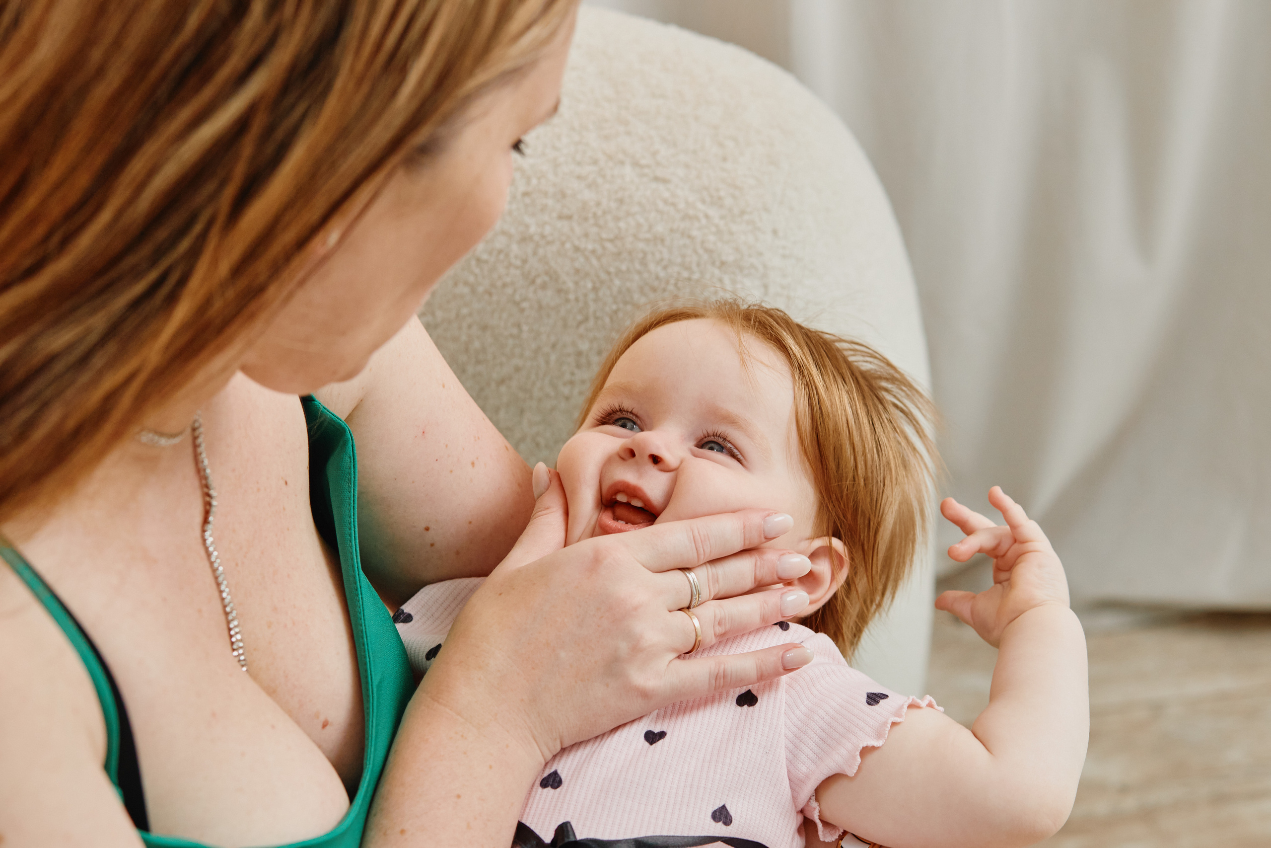 Семейная фотосессия в студии в честь дня рождения ребенка