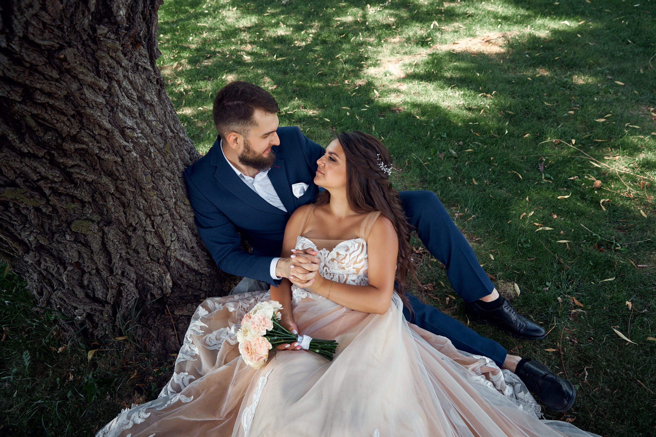 Свадебная фотосессия для Сергея и Анны в гольфклубе «Раевский»