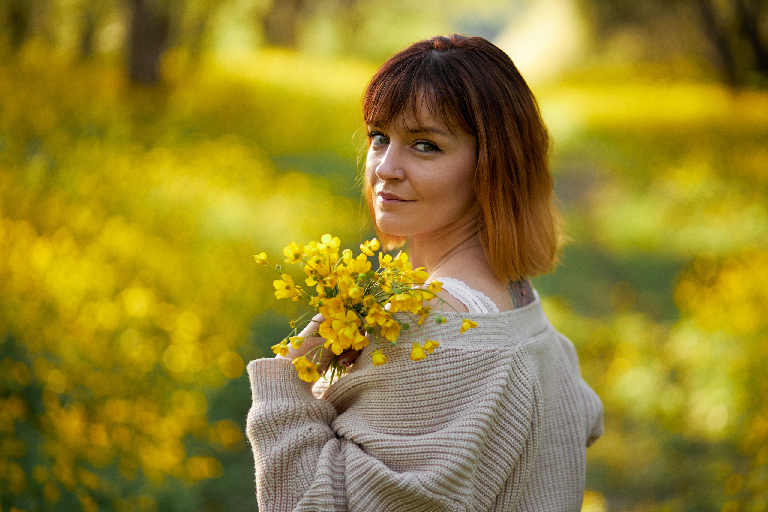 Индивидуальная фотосессия девушка в цветах Анапа