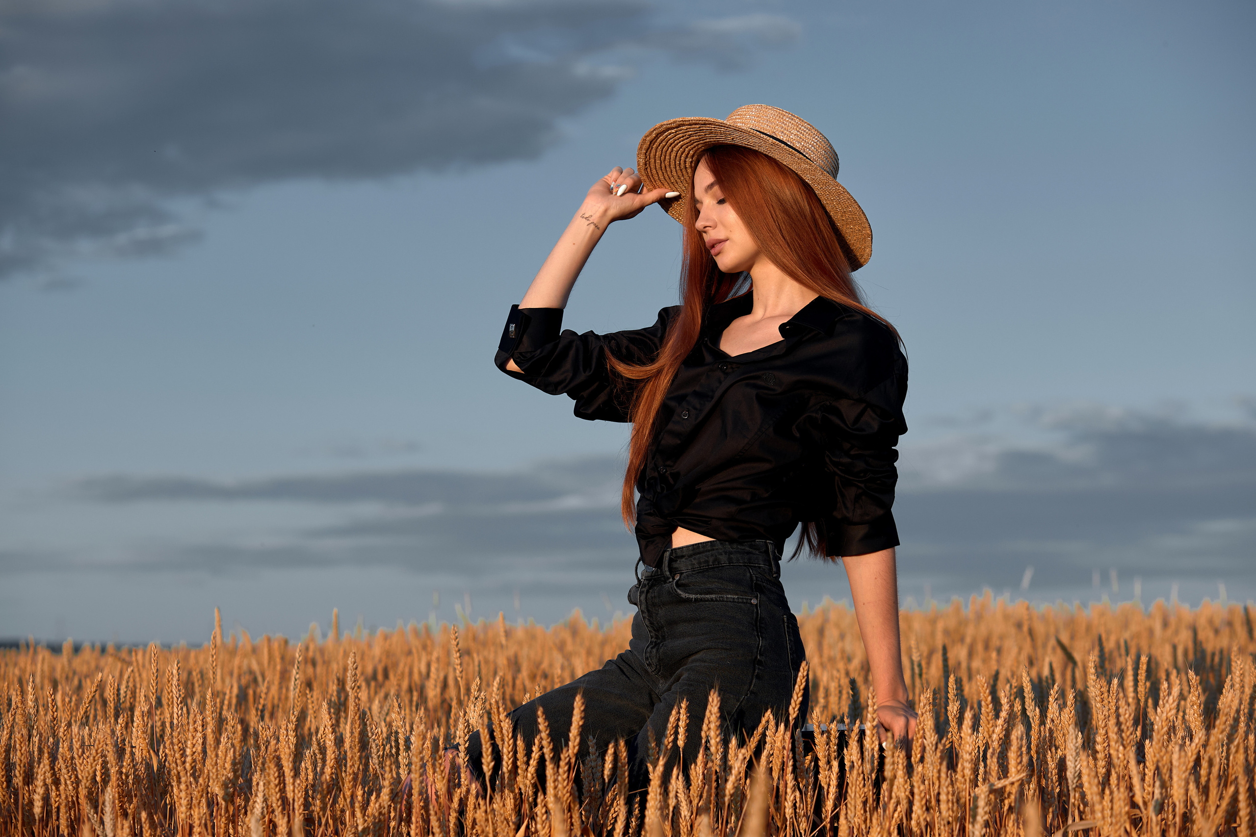 Индивидуальная фотосессия для Маши в поле пшеницы