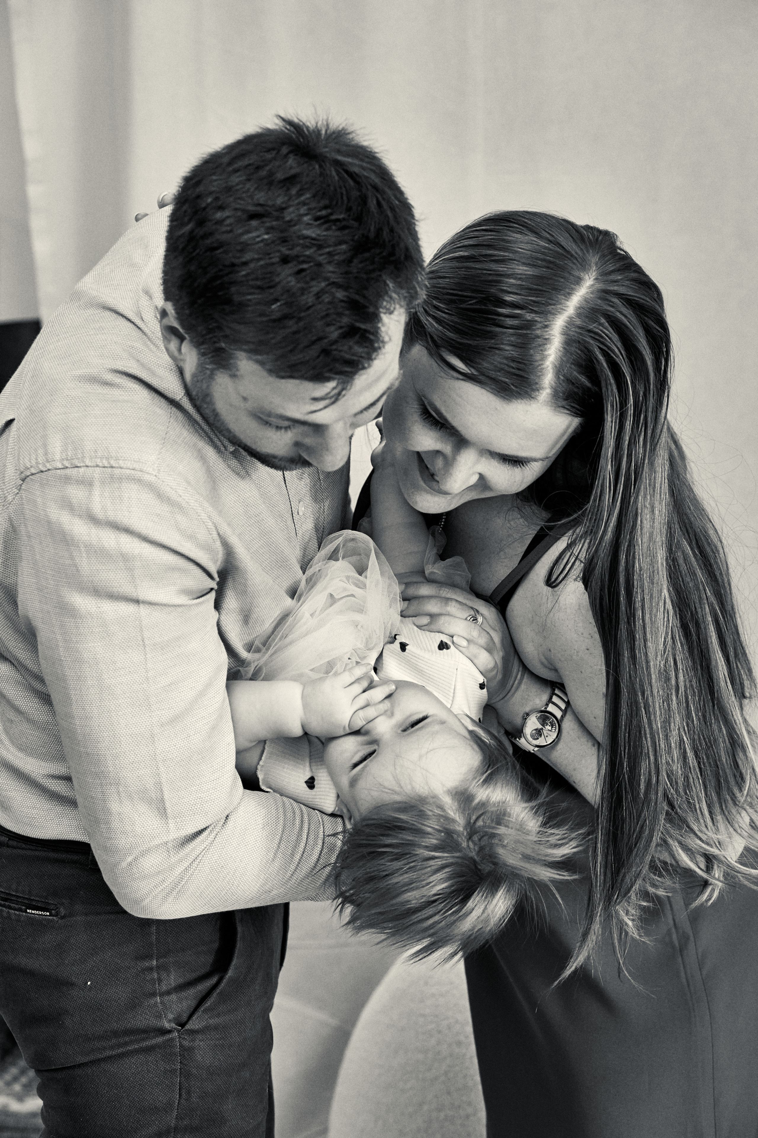 Семейная фотосессия в студии в честь дня рождения ребенка