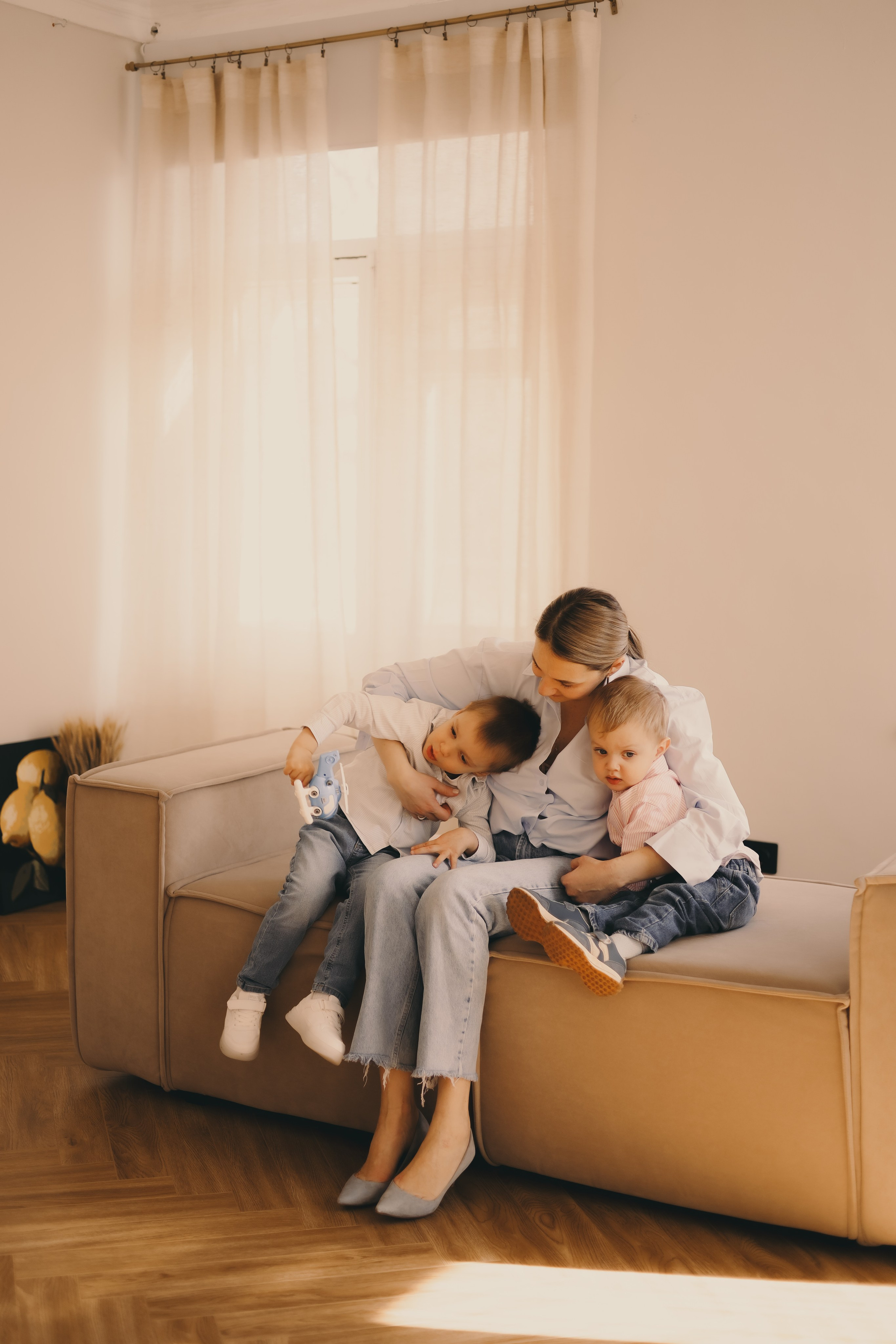 Два малыша и их мама. Фотограф Мария Лаенко