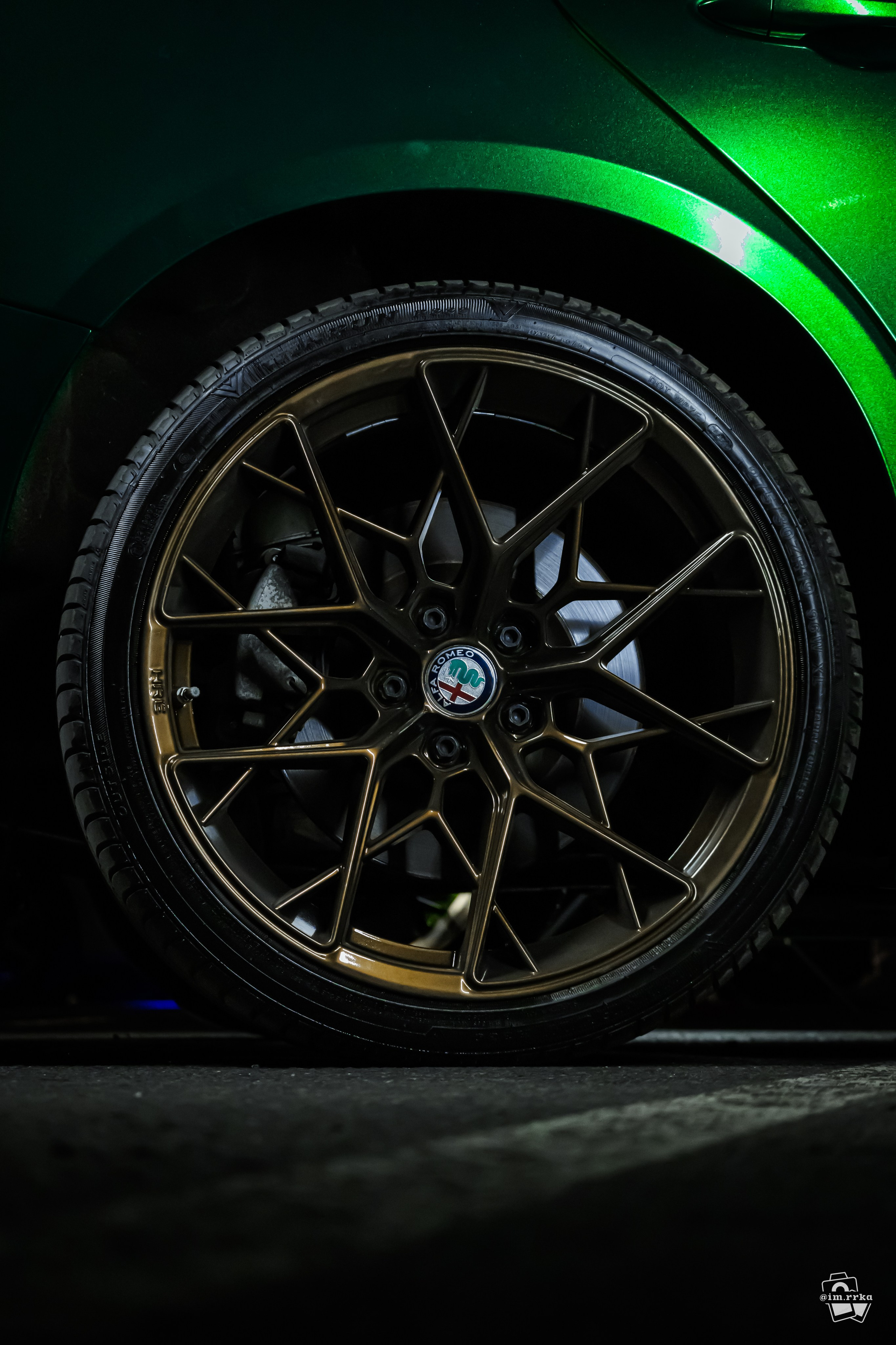 Короткая фотосессия. Alfa Romeo. Ирина Санрайз — Автомобильный фотограф в Москве