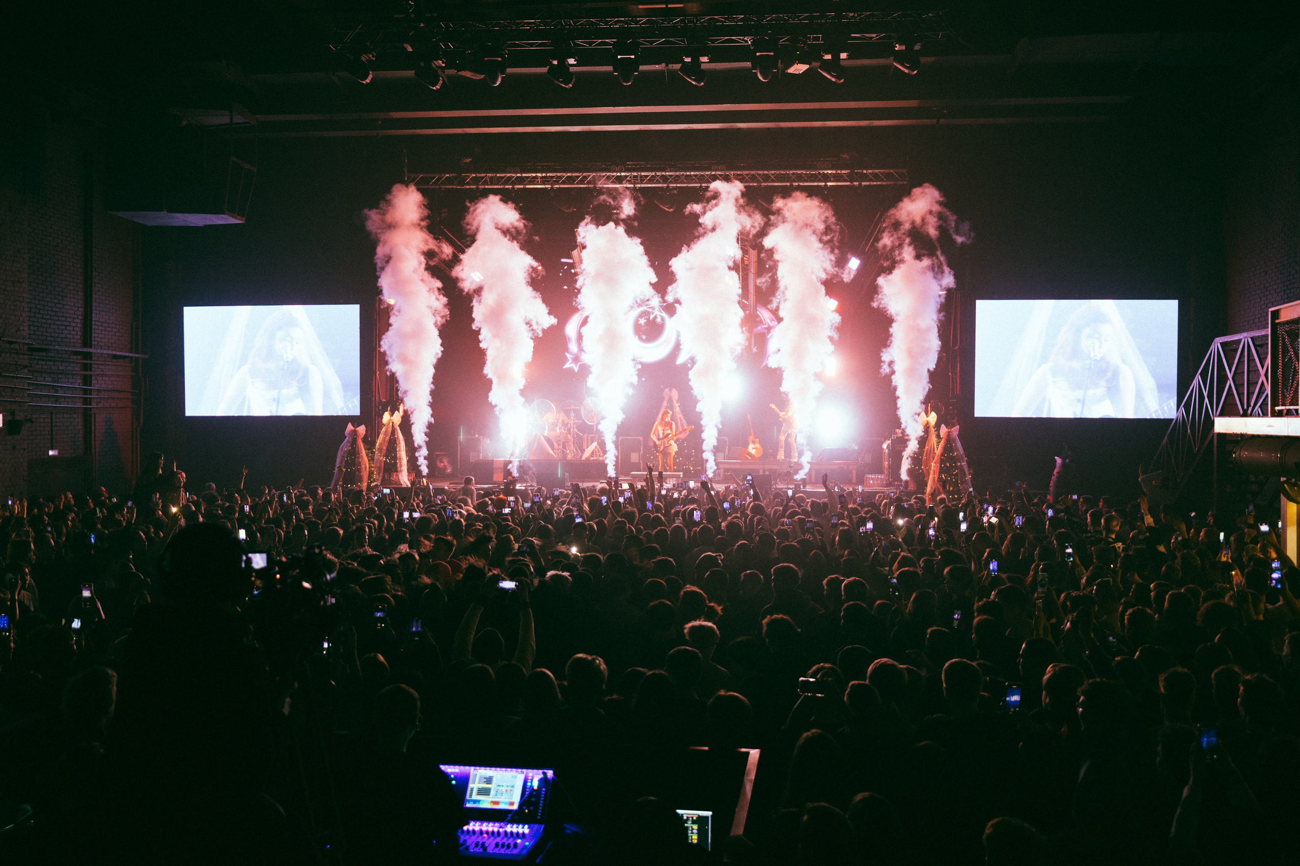 ДОРА В КЛУБЕ 1930 07-08.01.24. Концертный и репортажный фотограф в Москве и Санкт-Петербурге Мария