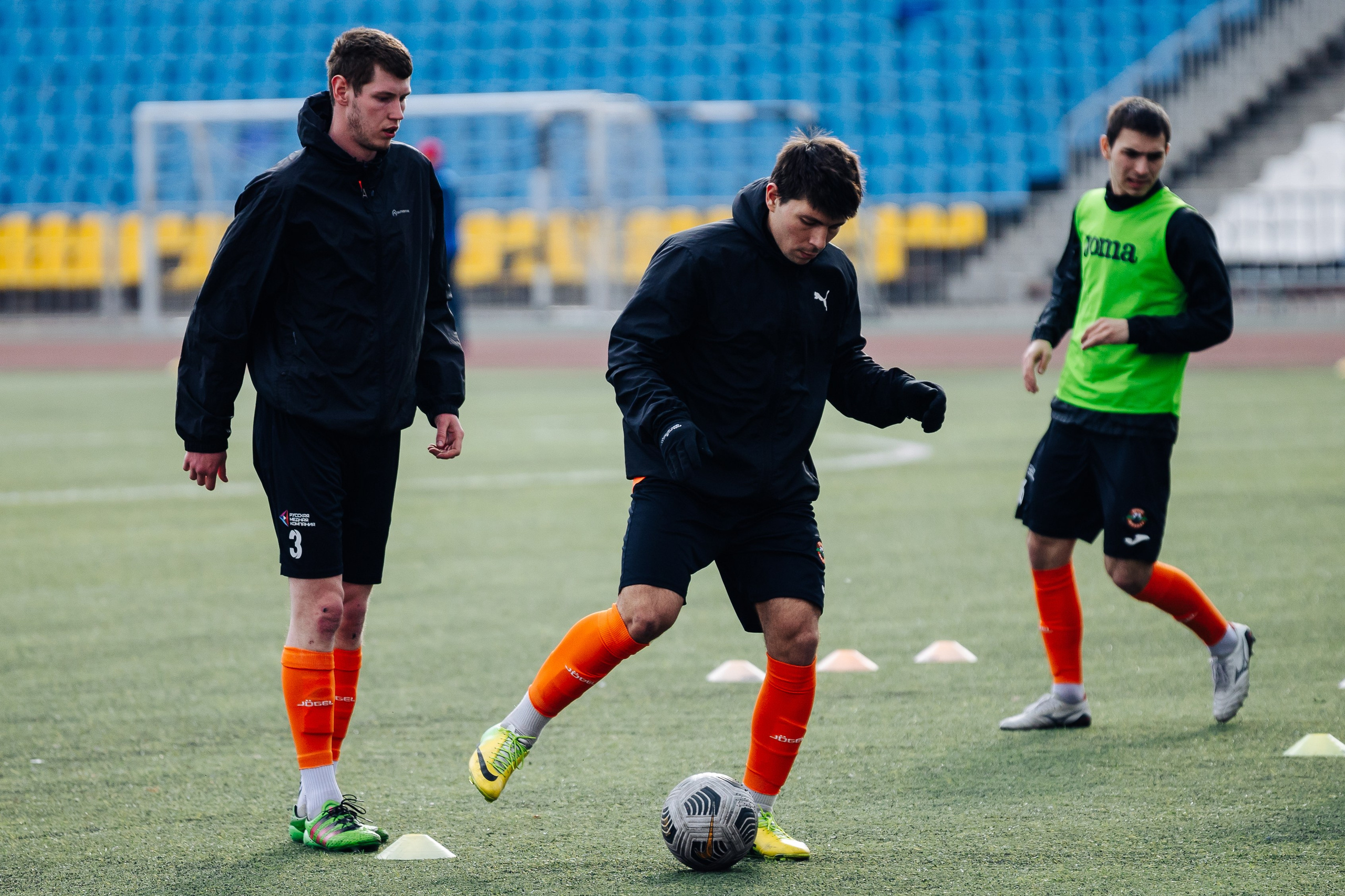 ФК Металлург — ФК Шахтер // 06.04.24. Денис Прохоров Фотограф в г. Магнитогорск