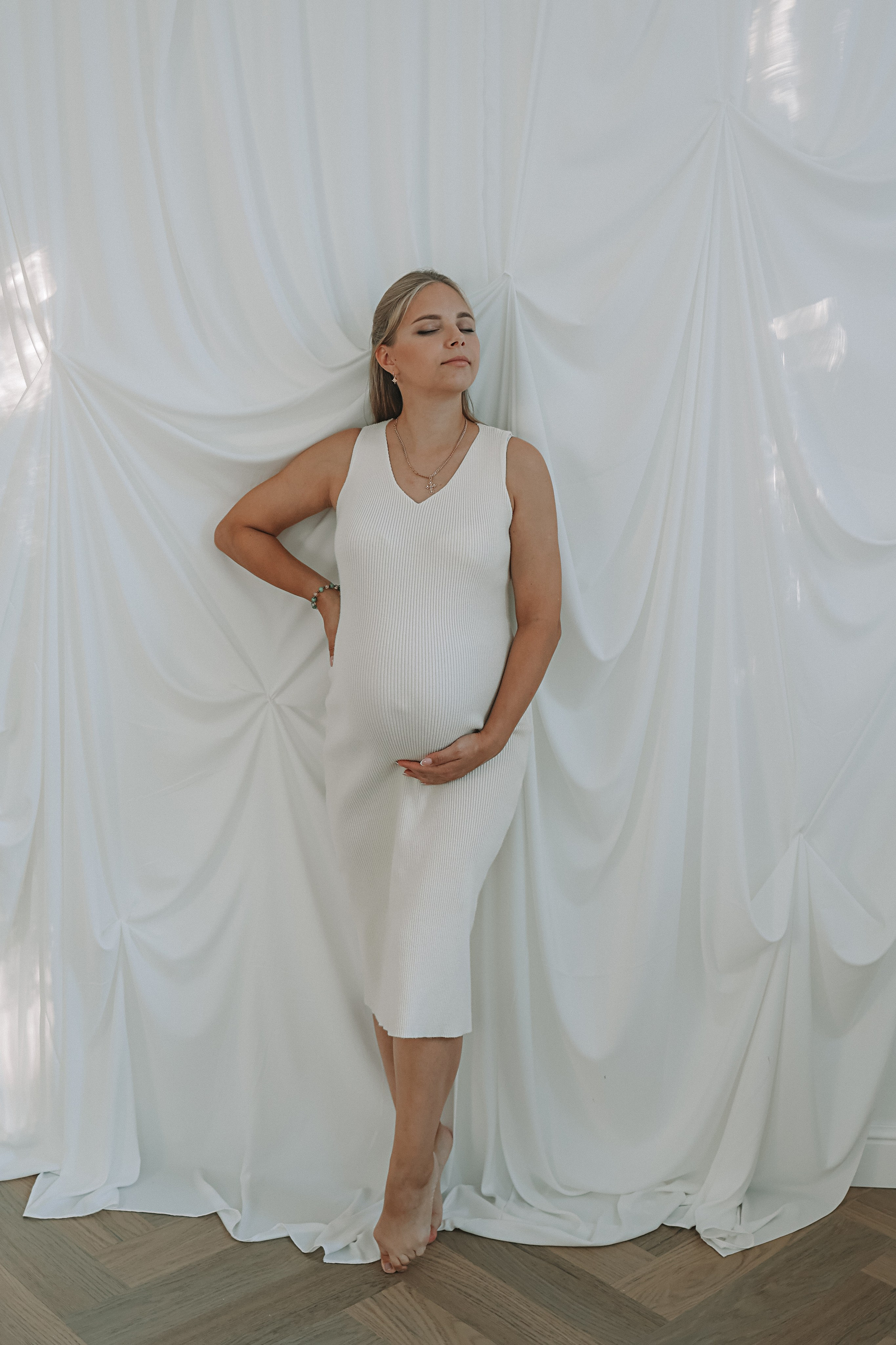 Квартира (беременность). Семейный фотограф Тюмень, фотограф на роды Салмина Мария