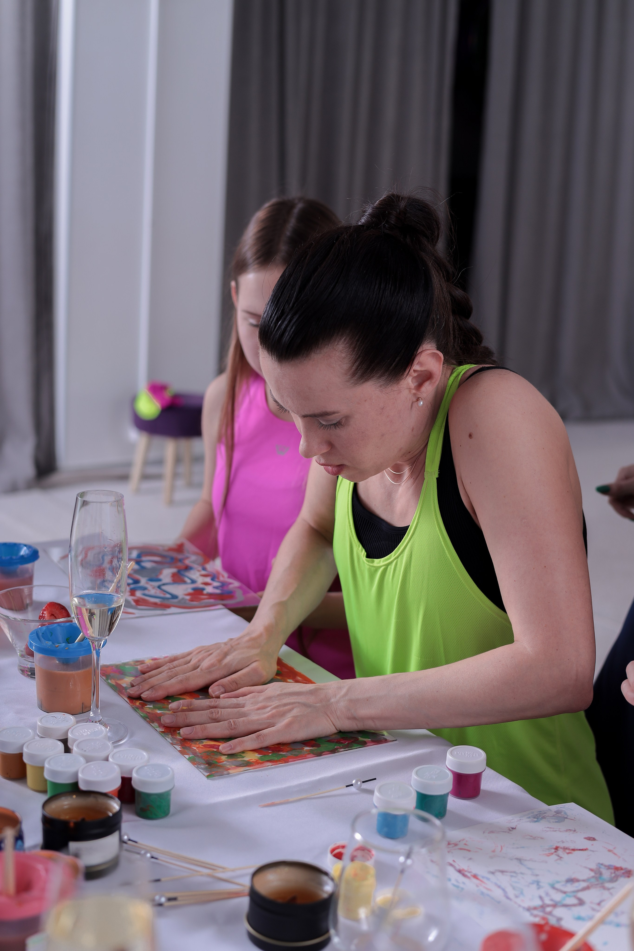 Арт-терапия + аэройога. Фотограф Надршина Лилия