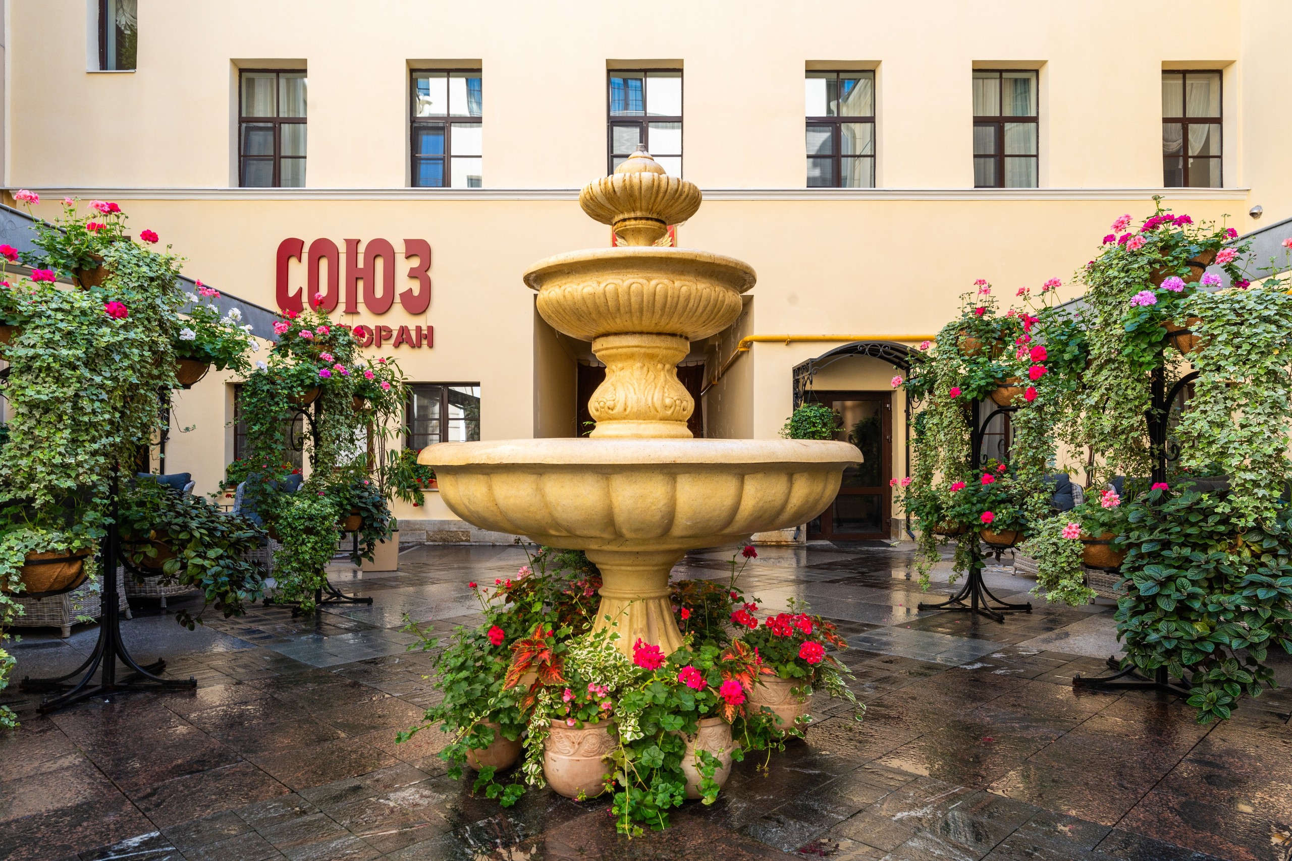 Интерьерная съёмка отеля «Мария» в Санкт-Петербурге