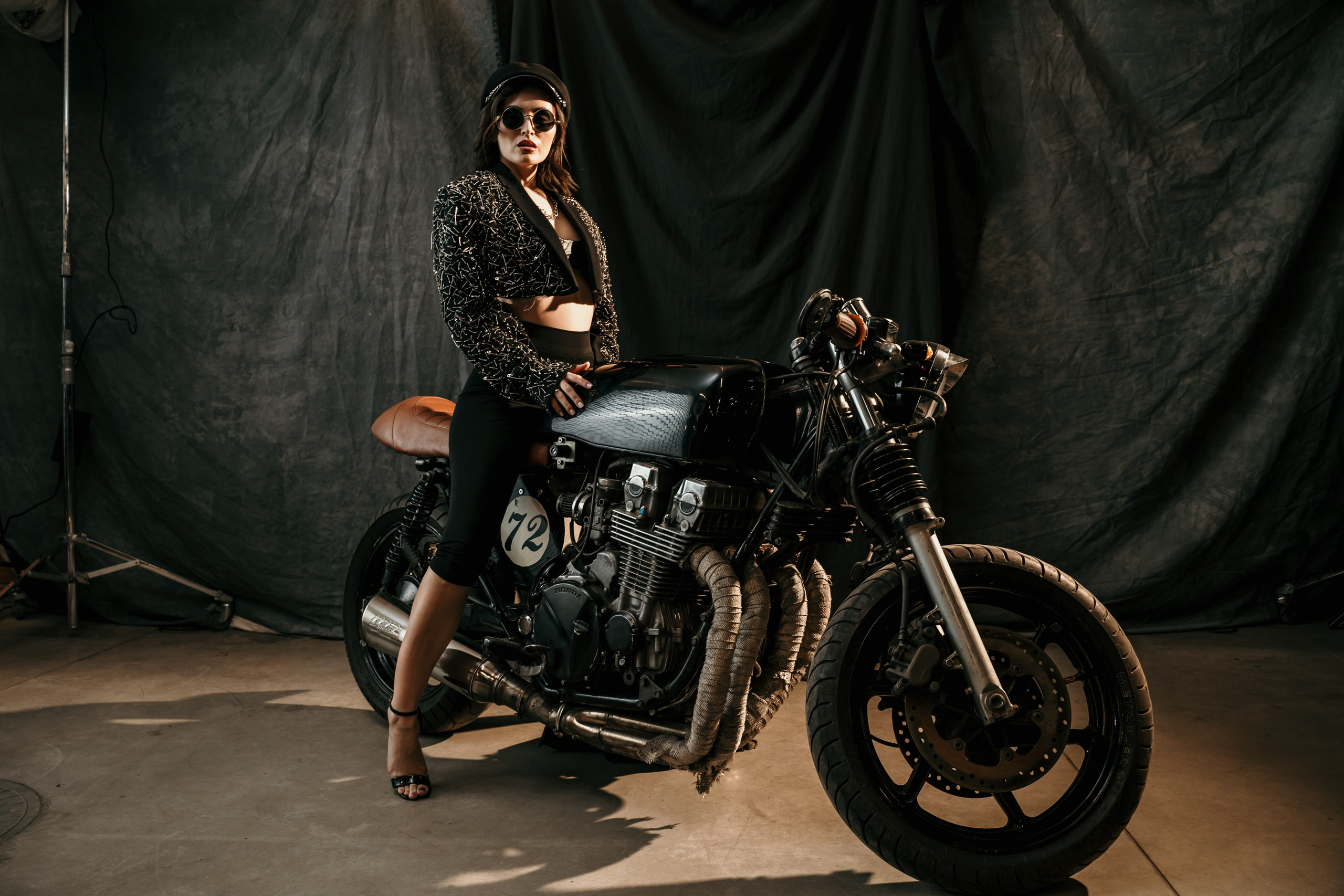 Фотосессия на мотоцикле в Санкт-Петербурге. Свадебный, семейный, портретный, репортажный фотограф в Санкт-Петербурге