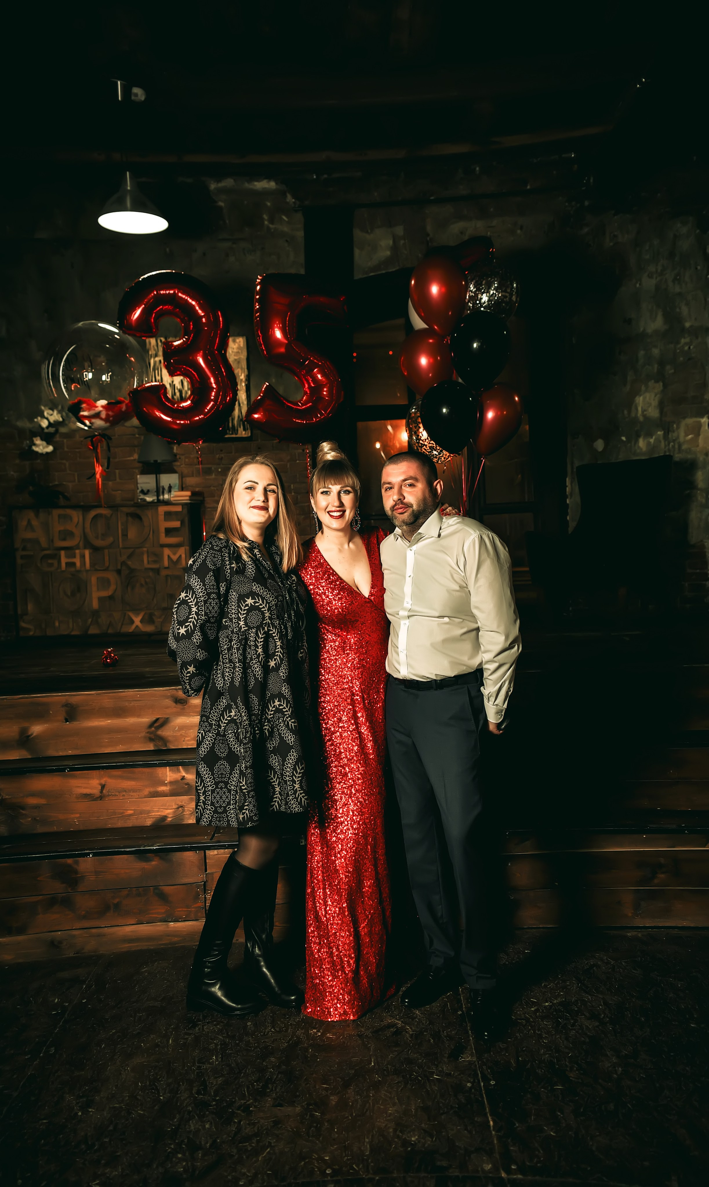 Тематическая вечеринка на юбилей 35 лет. Свадебный, семейный, детский, контент фотограф в Омске Максим Ильин