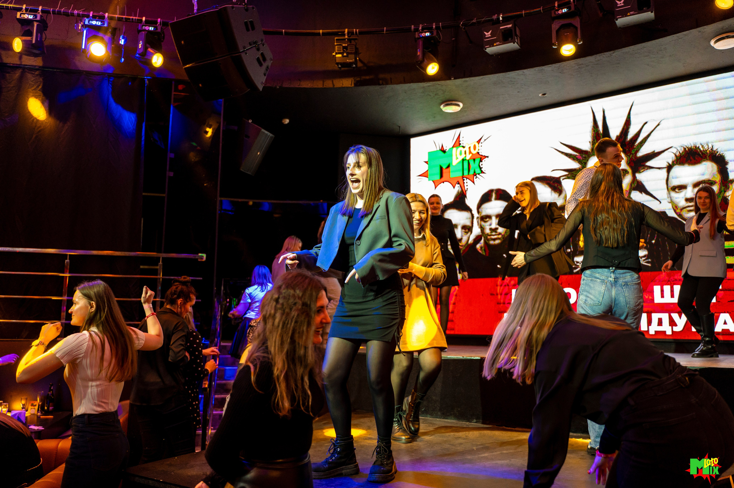 фотоотчет mixloto 13 февраля 2026 год, фотоотчет, репортажный фотограф, съемка мероприятия, фотограф Минск, репортаж Минск, фотограф Ольга Шаповалова. съемка на праздник, съемка день рождения. съемка юбилея, фотограф Беларусь 