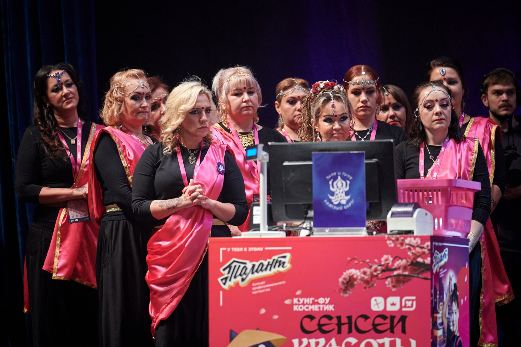 Магнит Косметик — конкурс «Золотой Магазин». Мезенцев Евгений фотограф