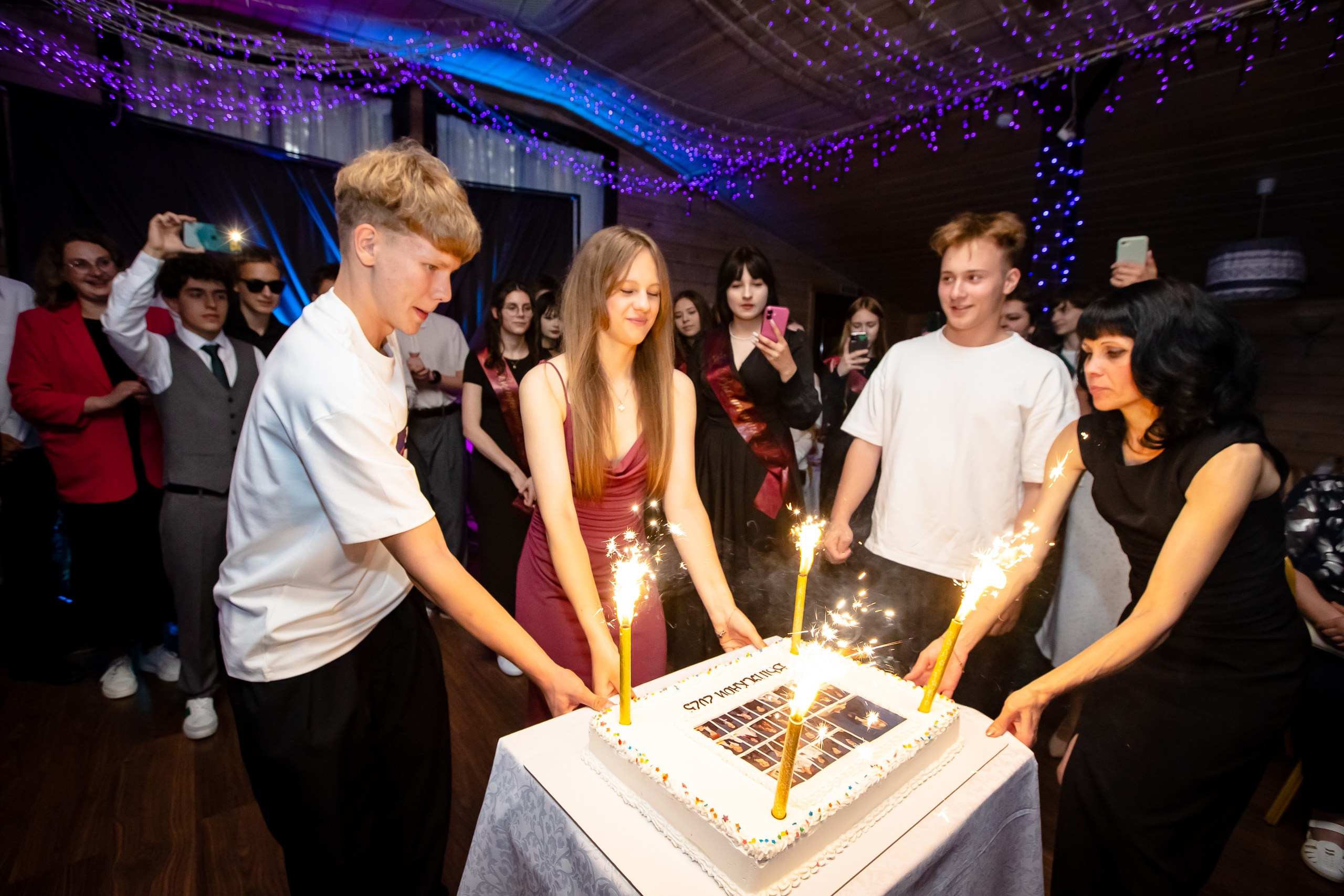 Фотограф на выпускной в 9-м классе. Спортивный фотограф Екатеринбург Онлайн трансляции