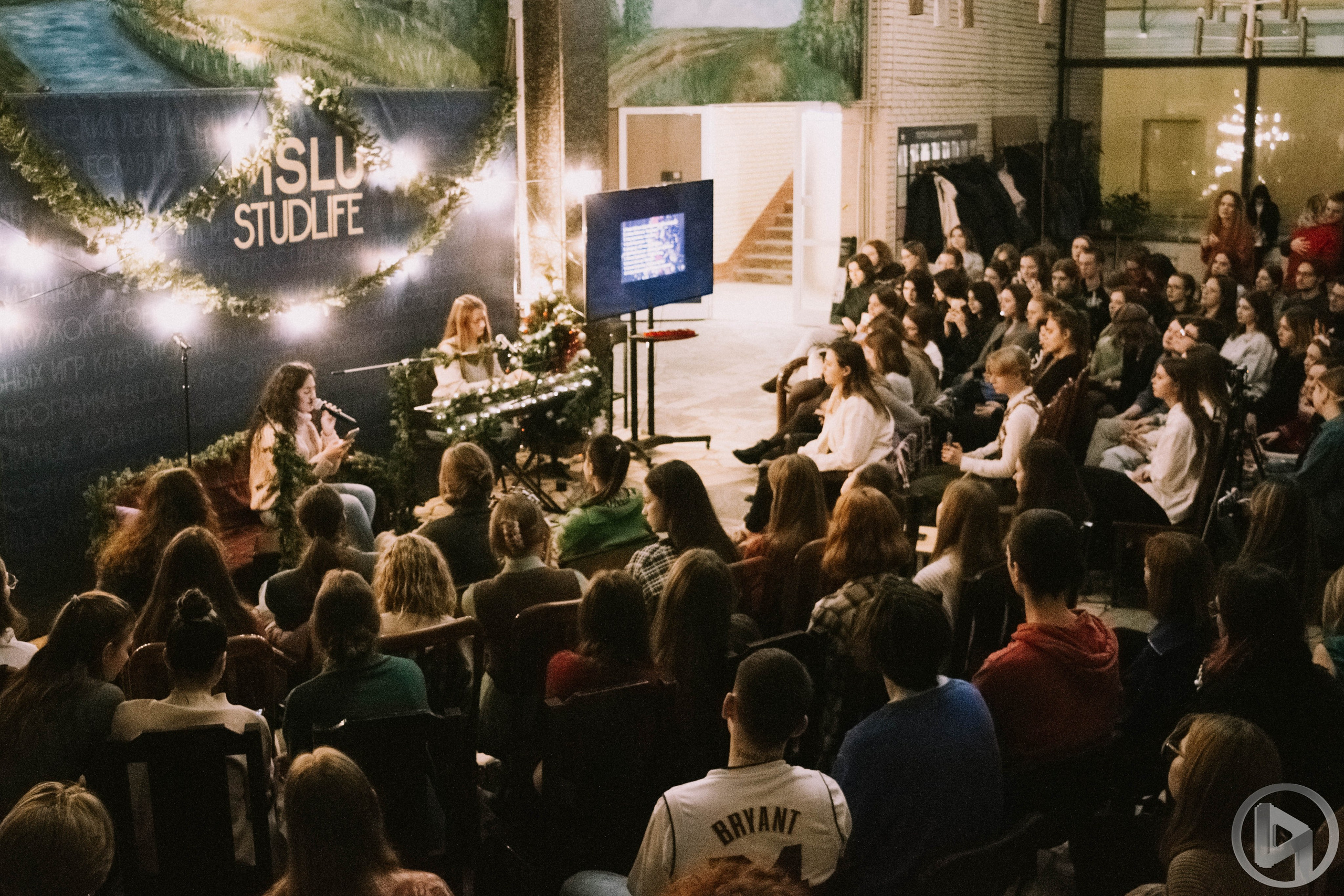 Квартирник MSLU STUDLIFE. Фотограф Анастасия Лощакова в Москве