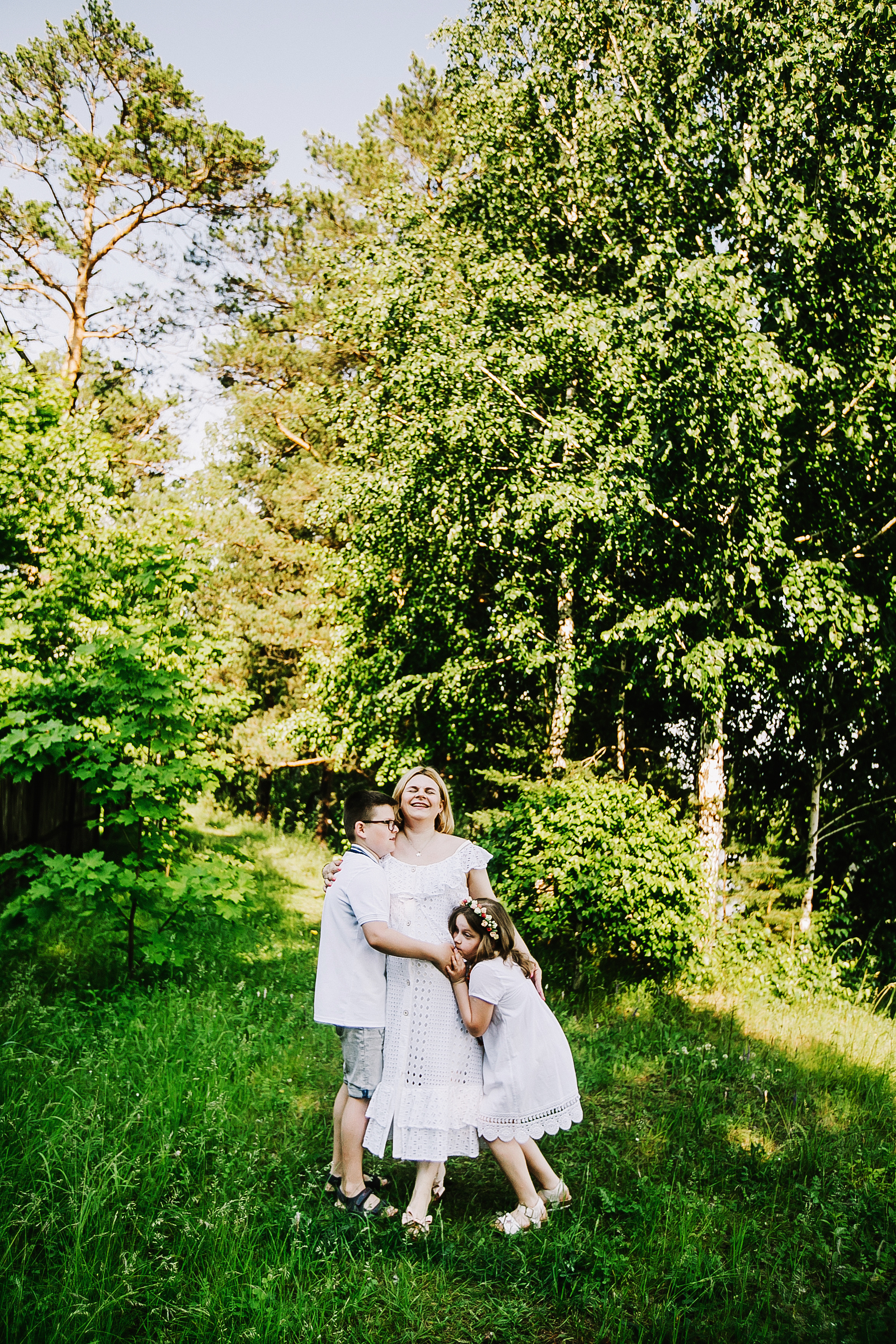 Ольга и ее прекрасные детки. Летне-природная прогулка. Фотограф Полина Егорова город Тюмень