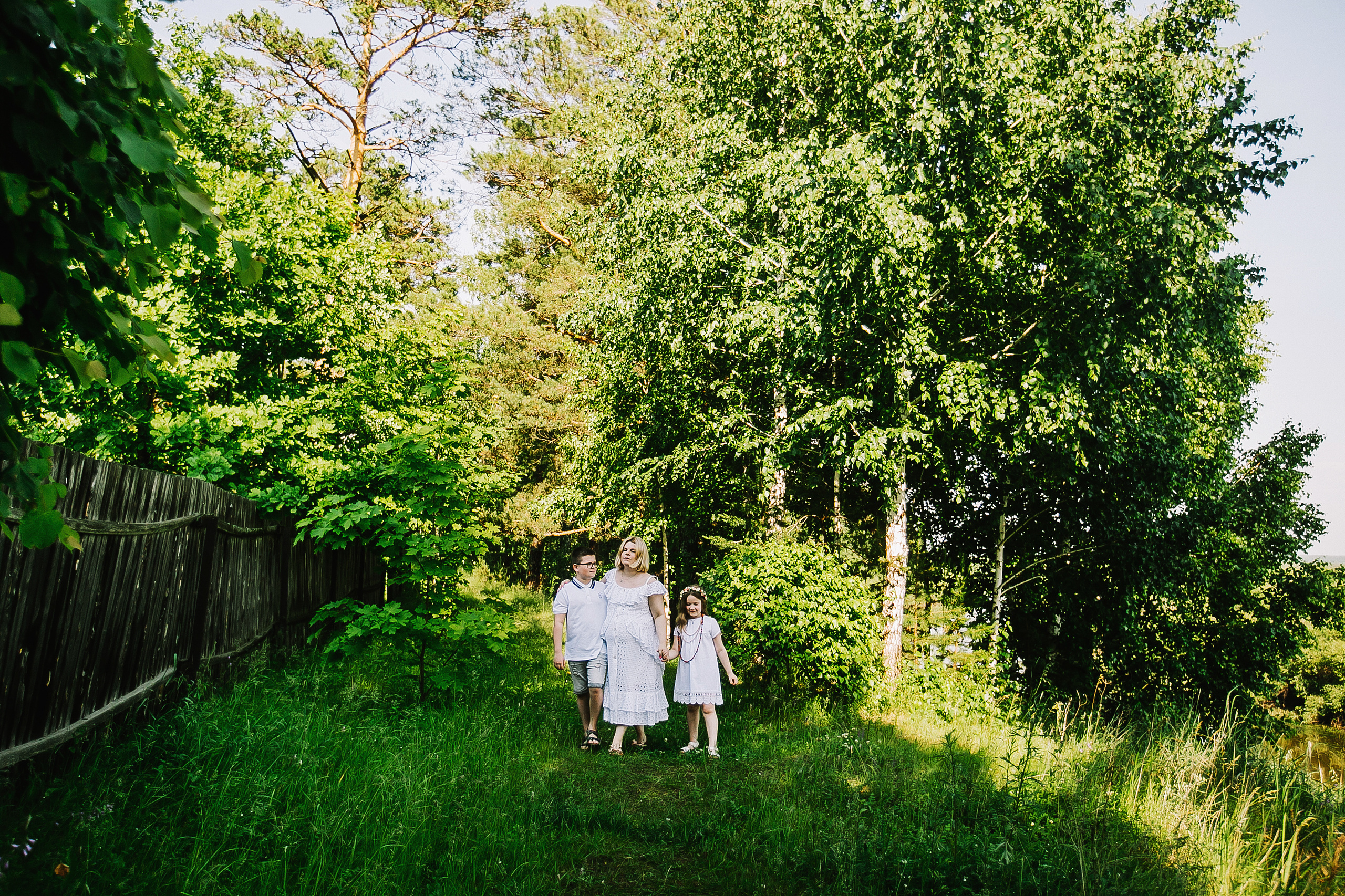 Ольга и ее прекрасные детки. Летне-природная прогулка. Фотограф Полина Егорова город Тюмень