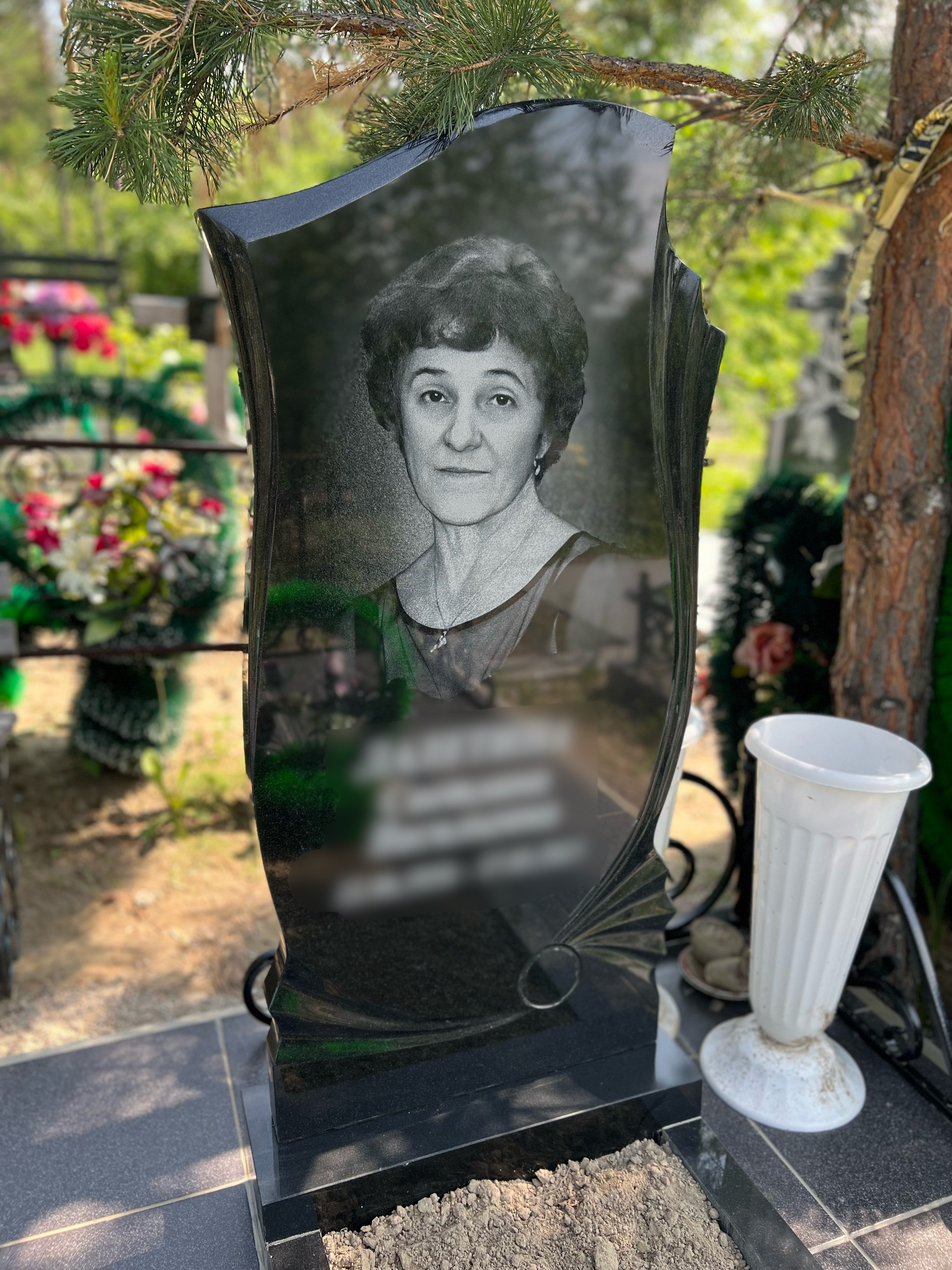 Гравировка от наших художников. ГРАНИТ26 Ритуальные услуги Железногорск. Благоустройство могил, продажа памятников