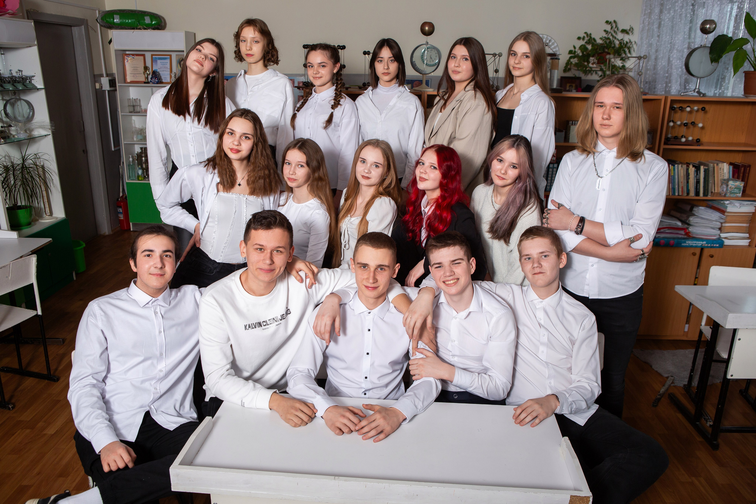 ОТВЯЗНАЯ СЪЕМКА В КЛАССЕ (9 КЛАСС). Профессиональный фотограф в Мценске и Орловской области