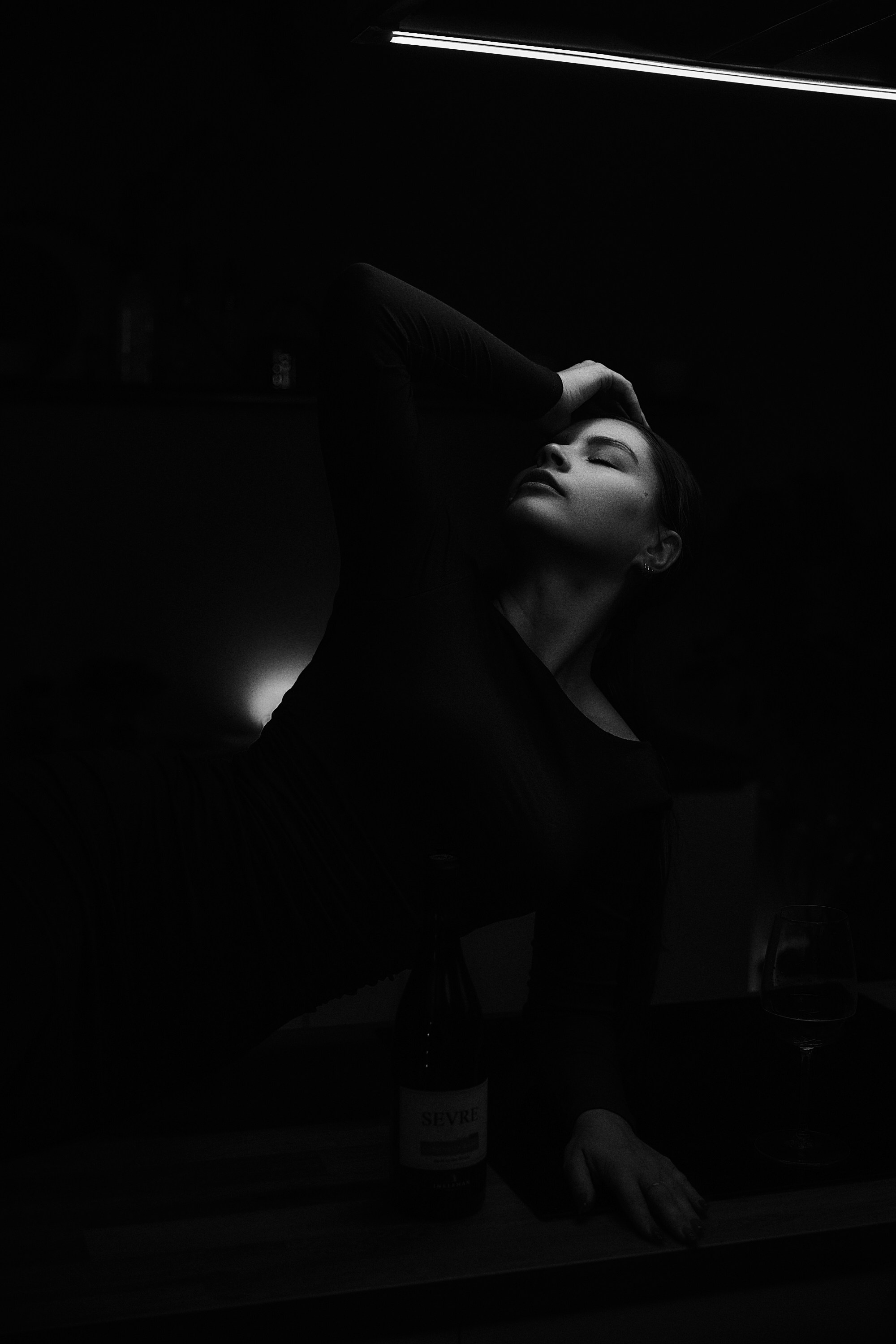 Portrait women’s photo session at the Photo Studio. Professional photographer in Sochi Victoria Joy. Teaching Photography