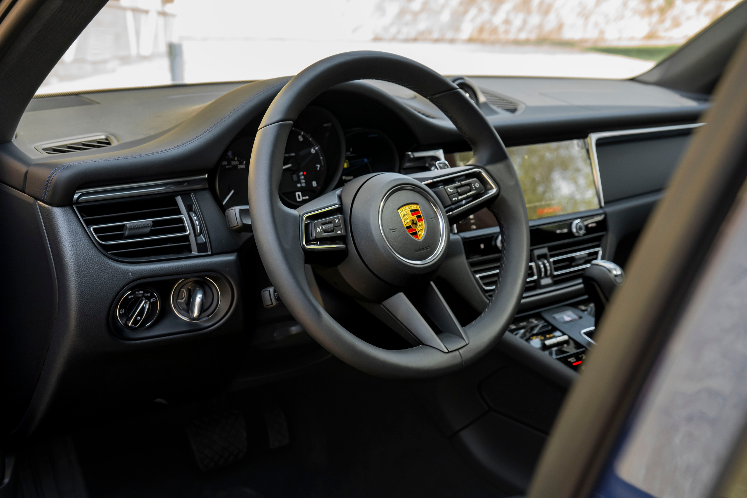 Porsche Macan. Автомобильный фотограф Ногинск Денис Городок