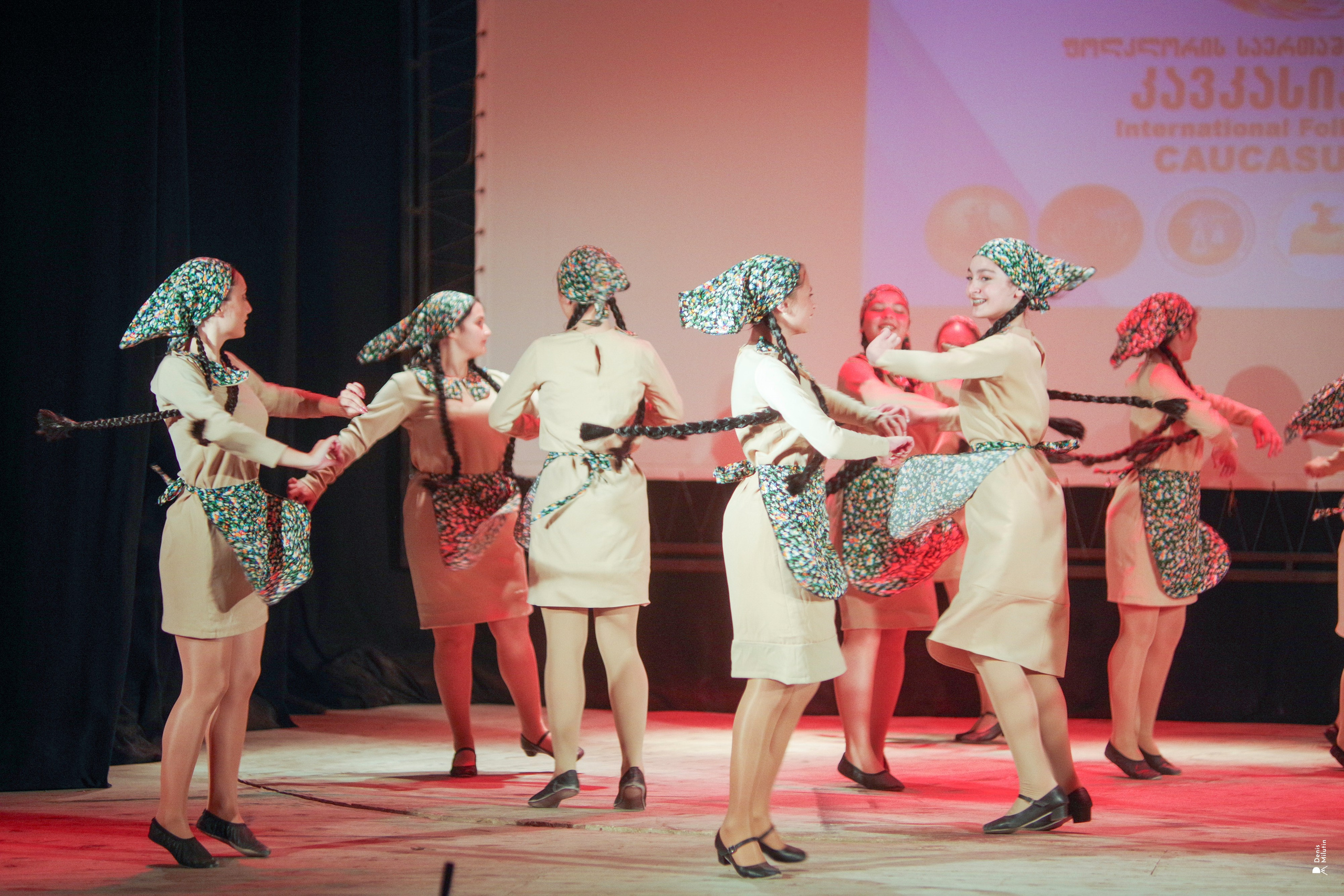 Танцы в прекрасном Они. Портретный фотограф Денис Милютин